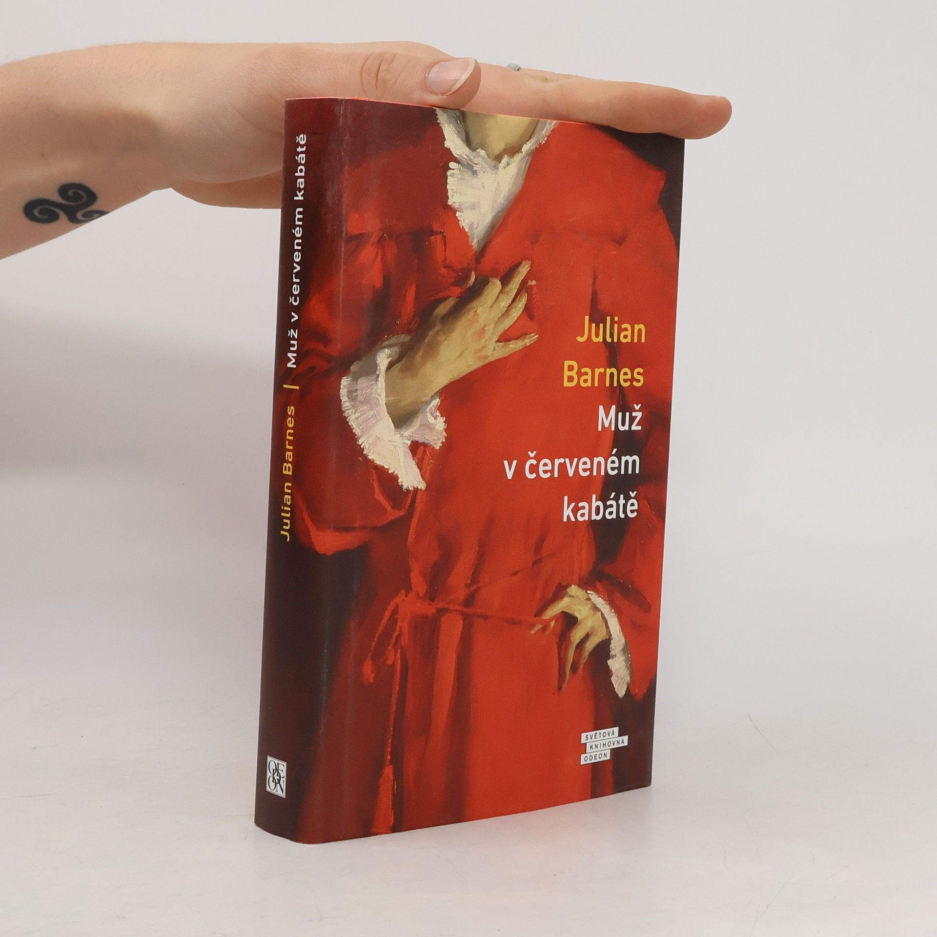 Julian Barnes Muž v červeném kabátě