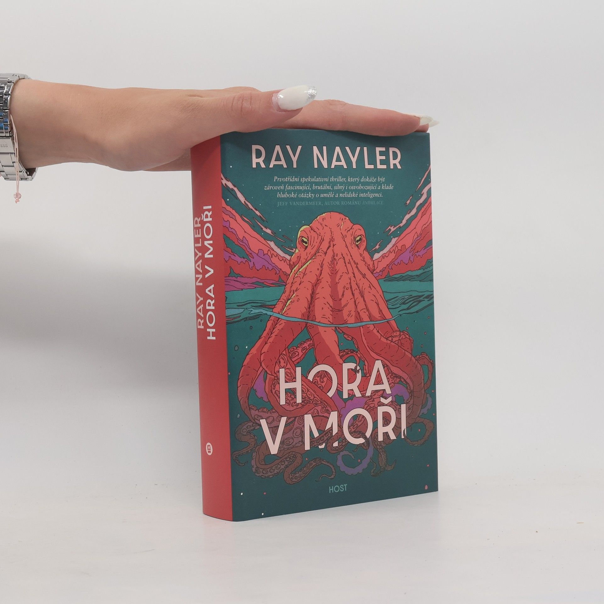 Ray Nayler Hora v moři