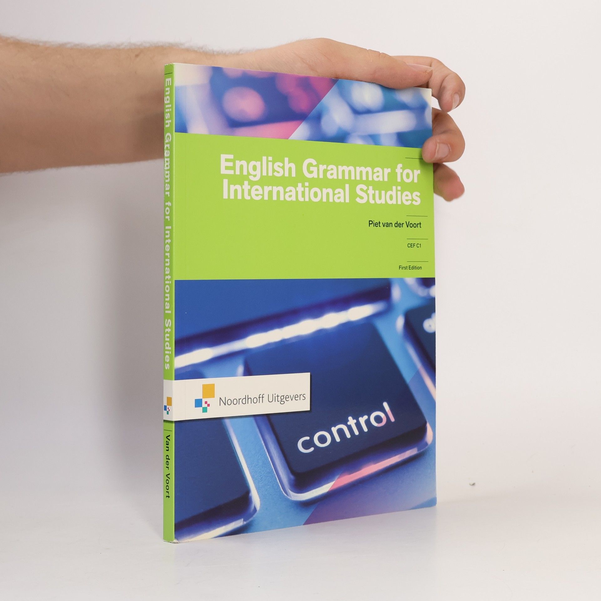 Piet van der Voort English Grammar for International Studies