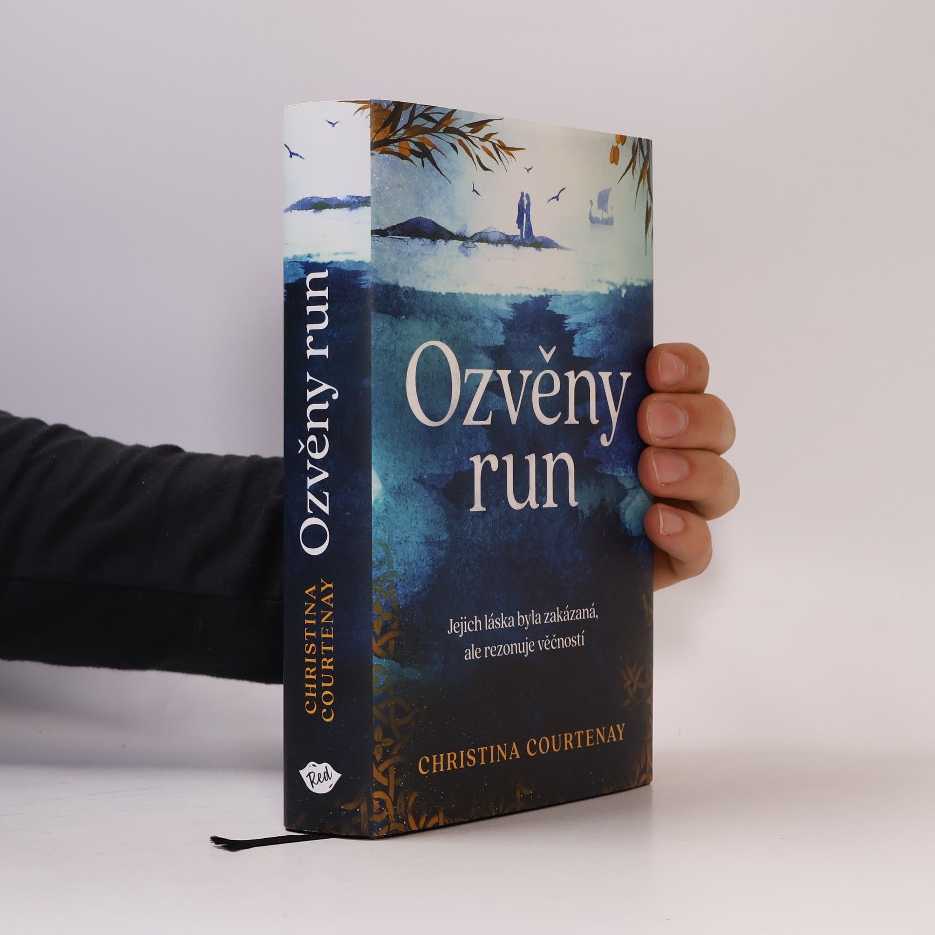 Christina Courtenay Ozvěny run