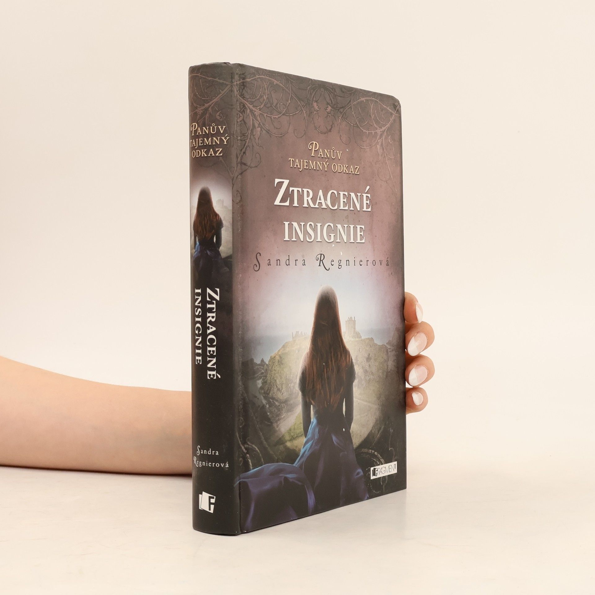 Sandra Regnier Ztracené insignie. Panův tajemný odkaz