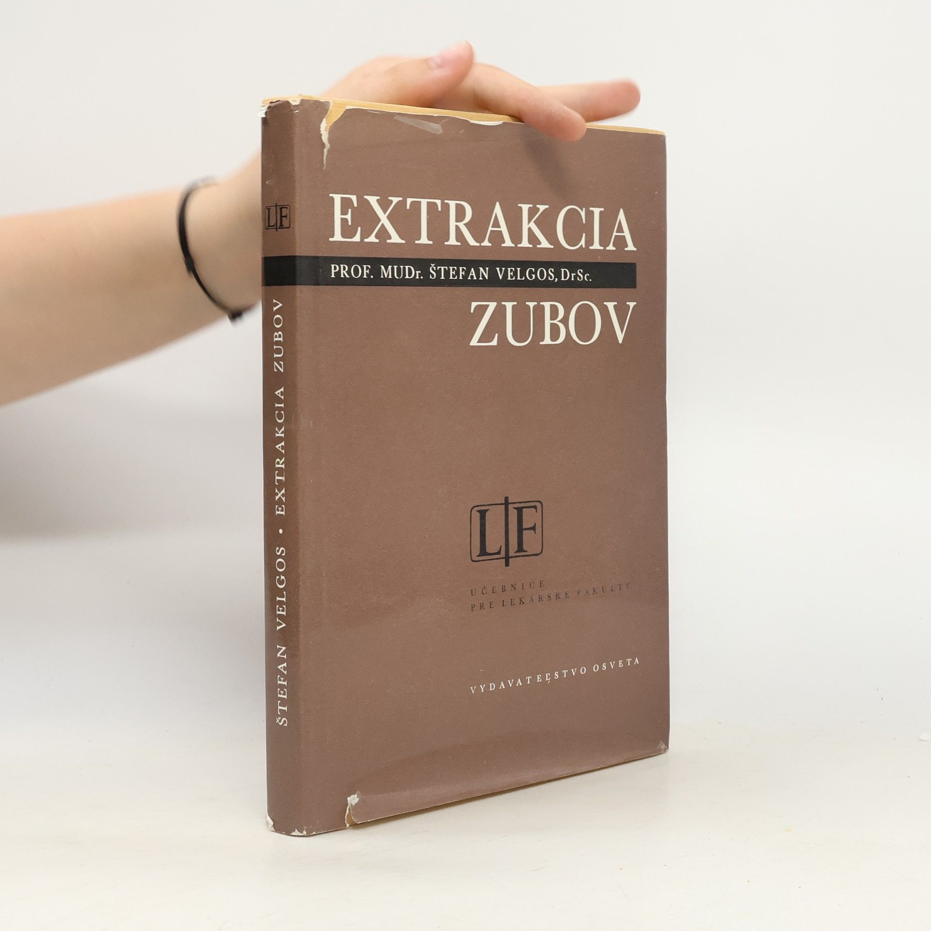 Štefan Velgos Extrakcia zubov