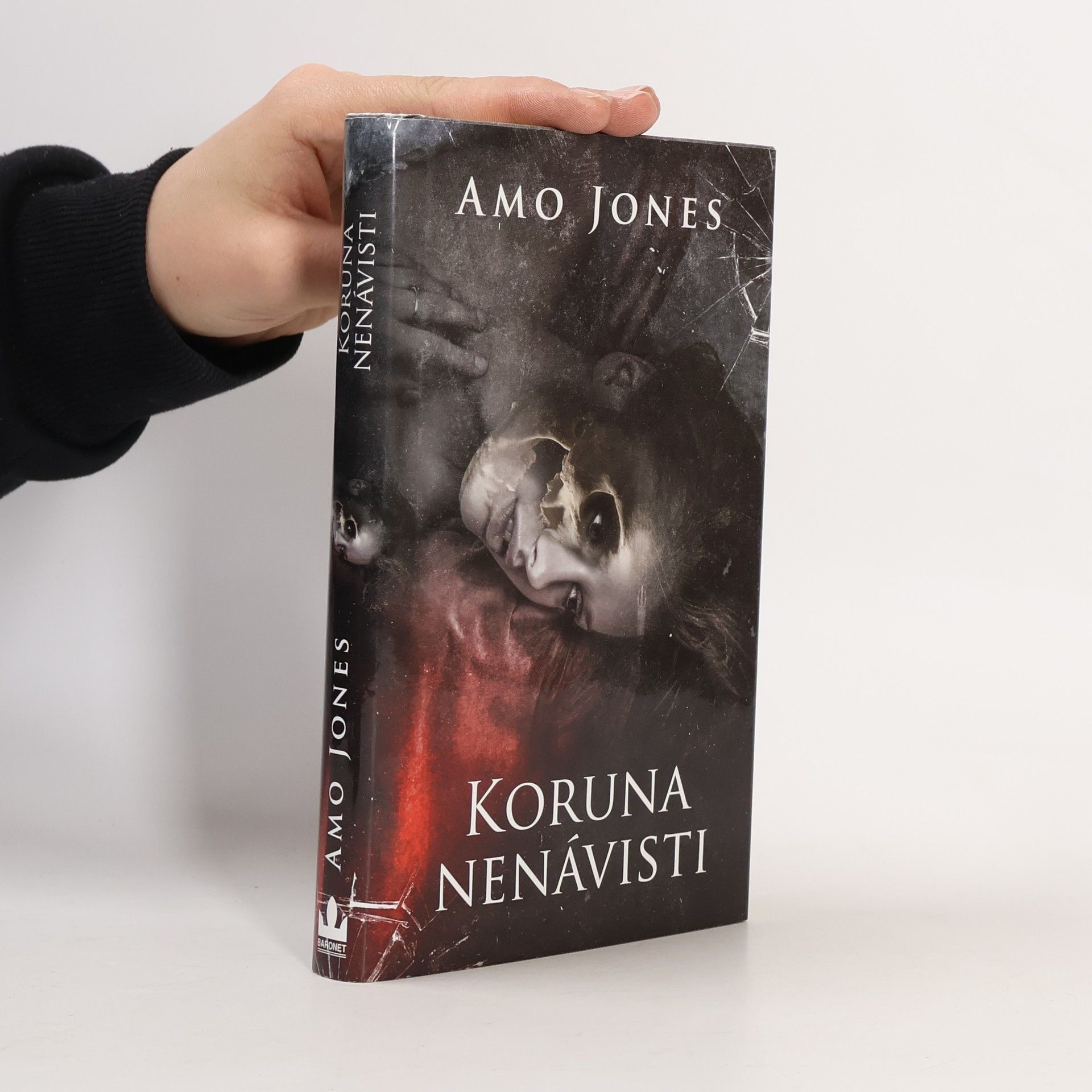 Amo Jones Koruna nenávisti
