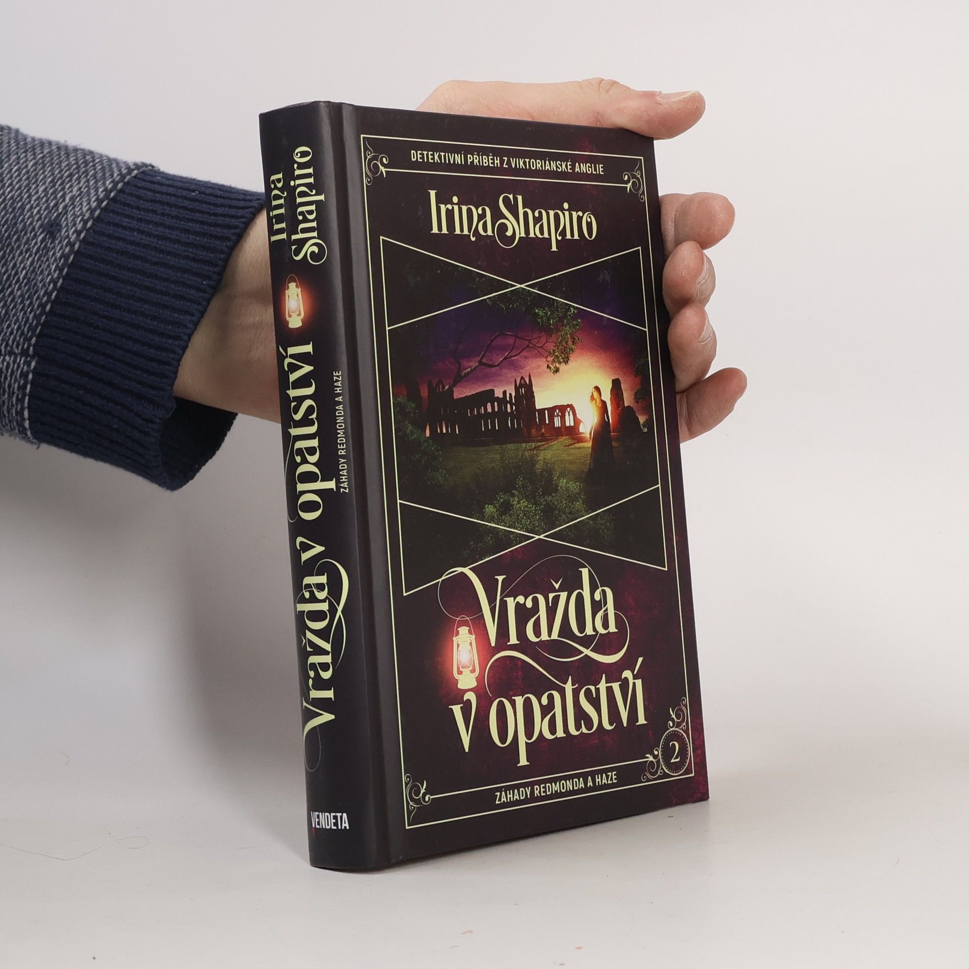 Irina Shapiro Vražda v opatství : záhady Redmonda a Haze