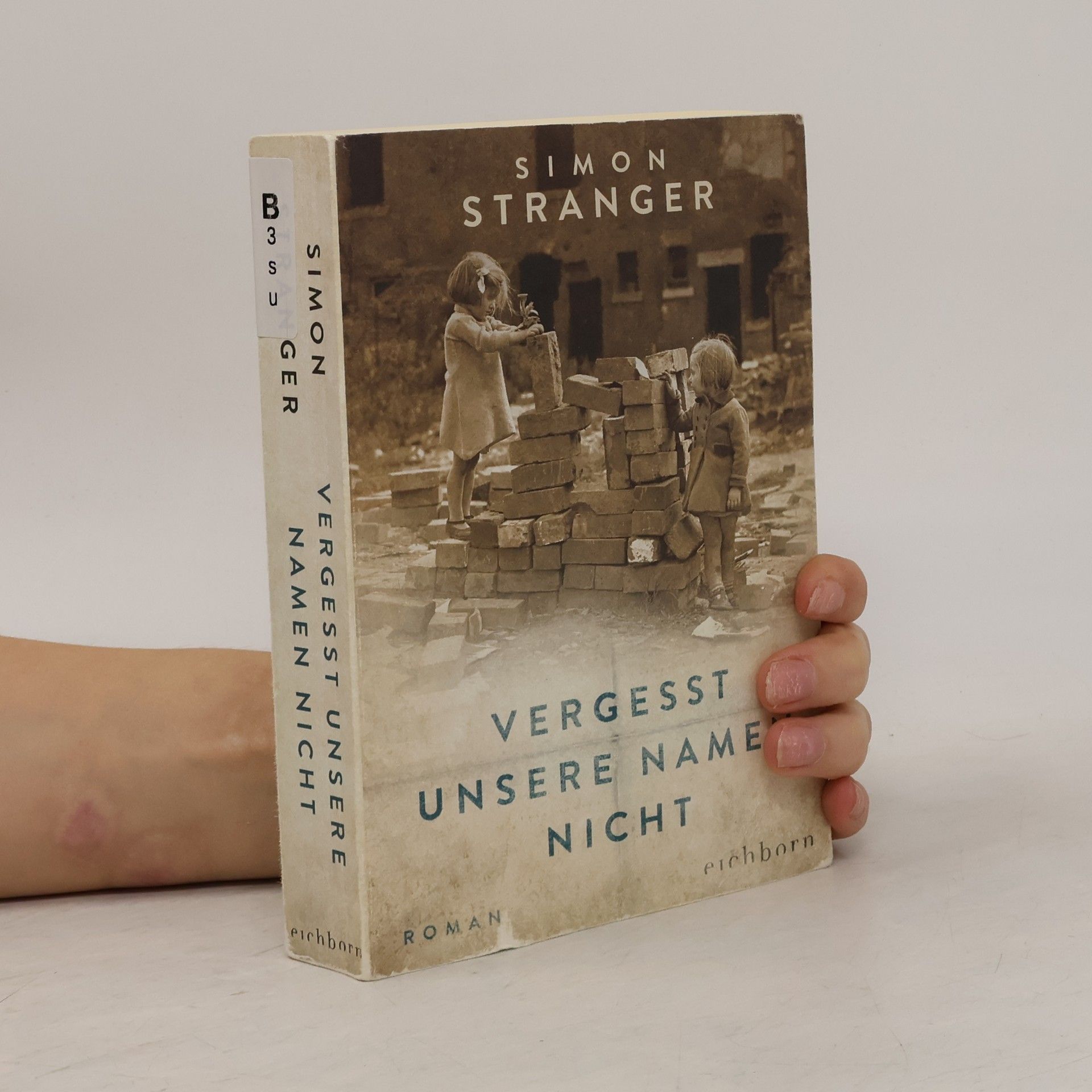 Simon Stranger Vergesst unsere Namen nicht