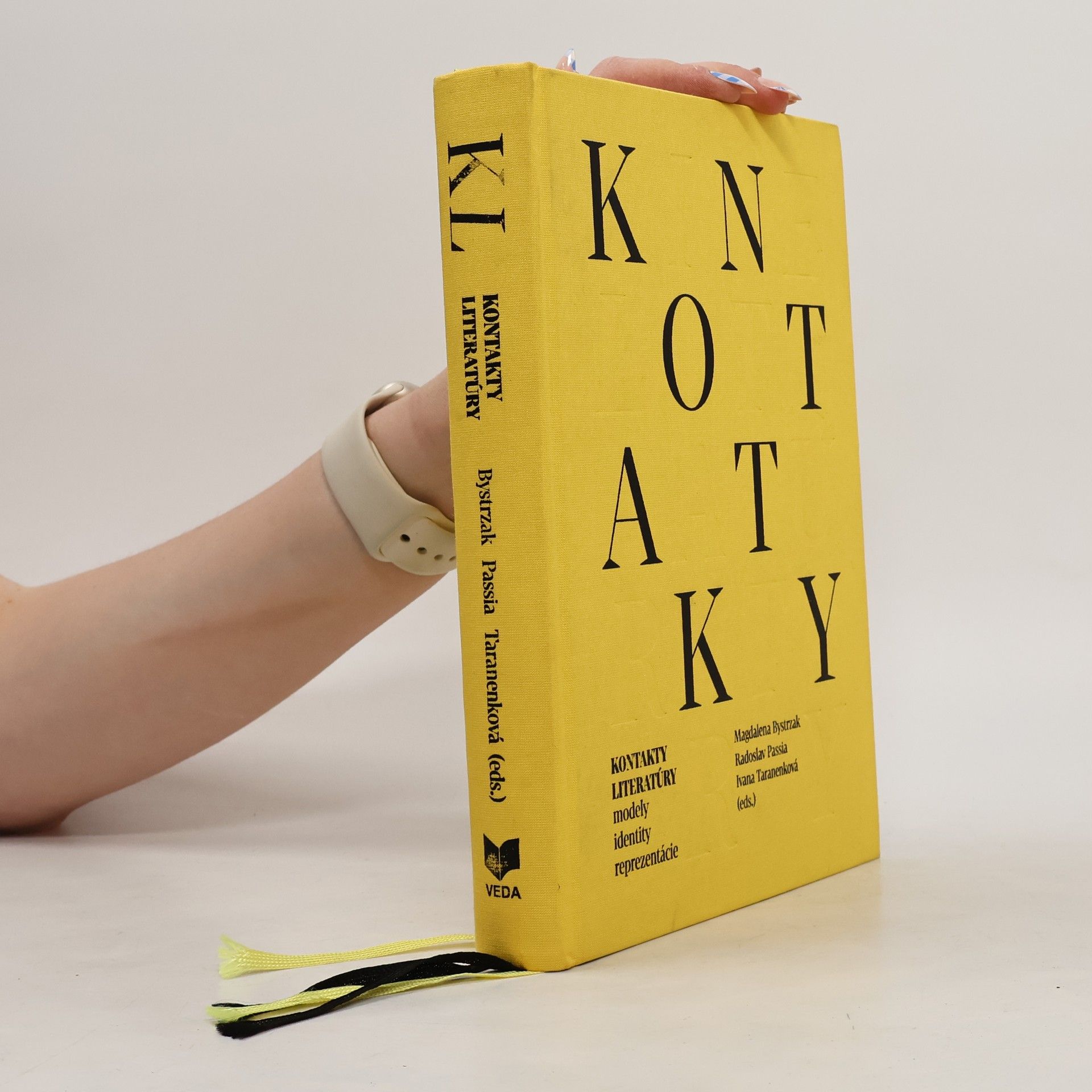 Kontakty literatúry