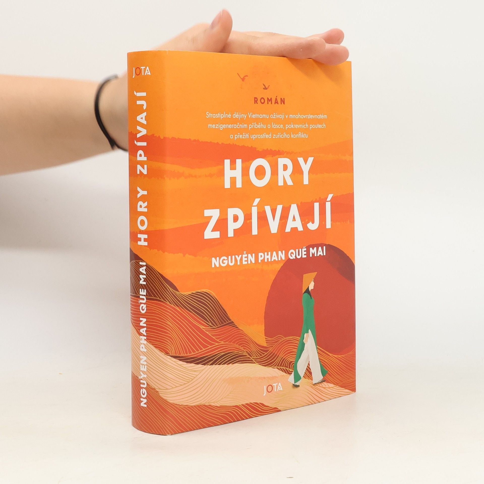 Nguyễn Phan Quế Mai Hory zpívají