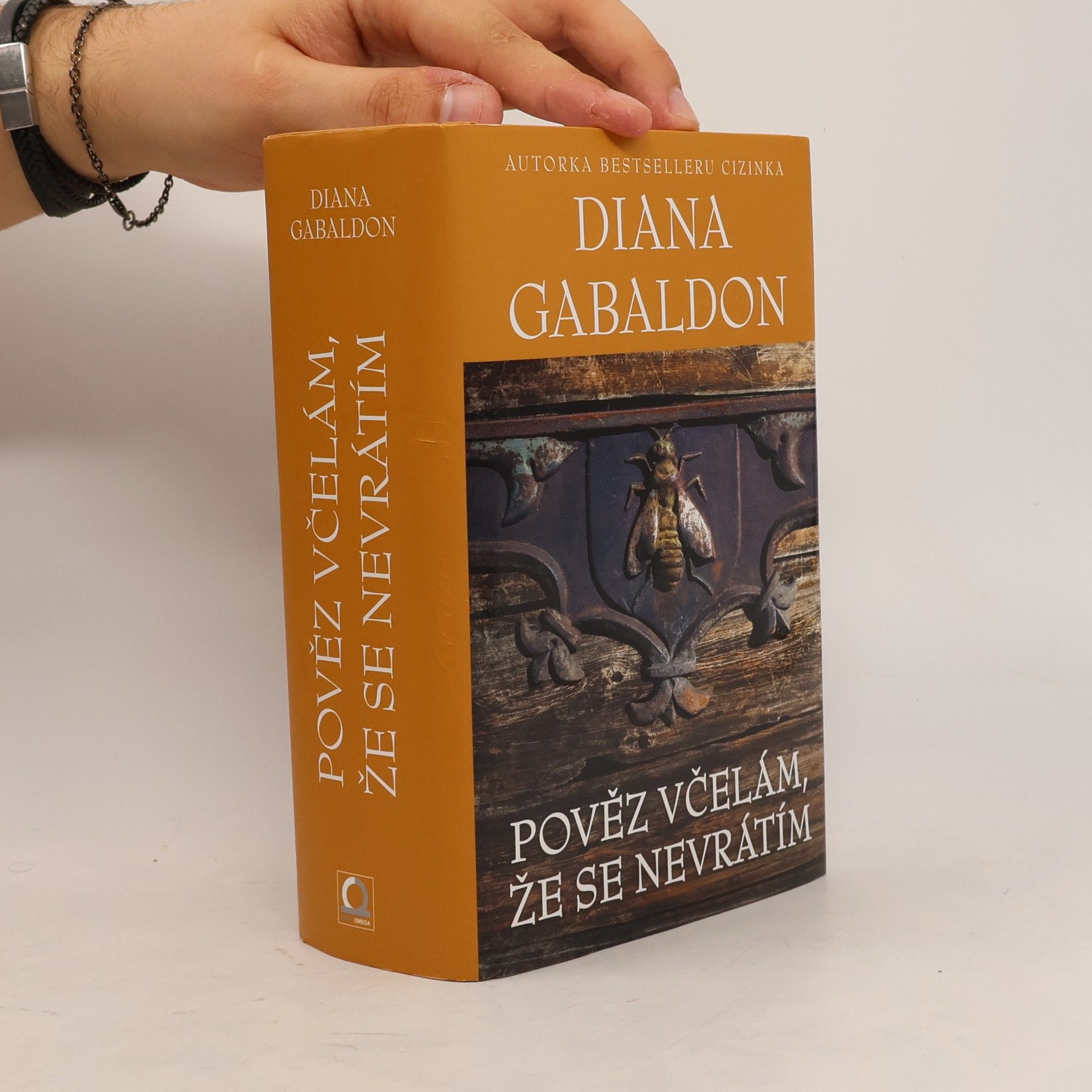 Diana Gabaldon Pověz včelám, že se nevrátím