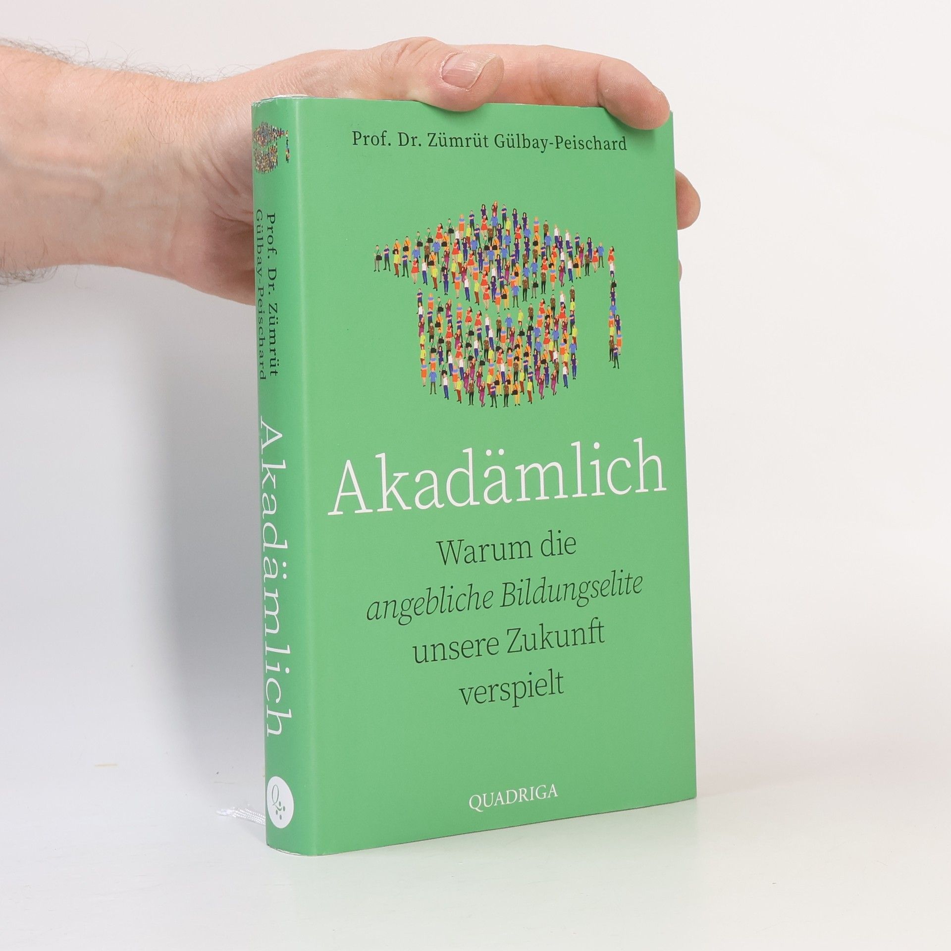Zümrüt Gülbay Akadämlich