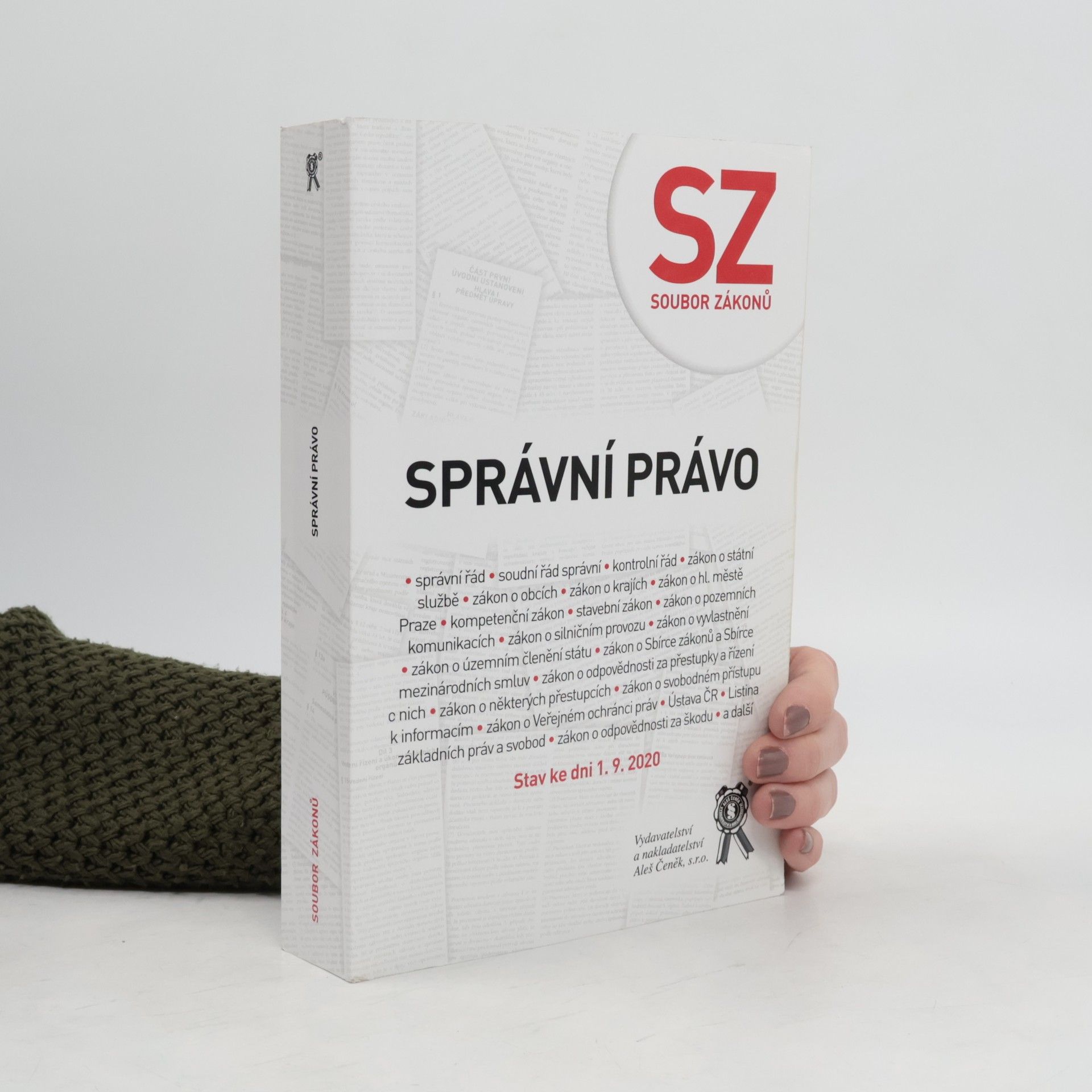AA.VV. Správní právo