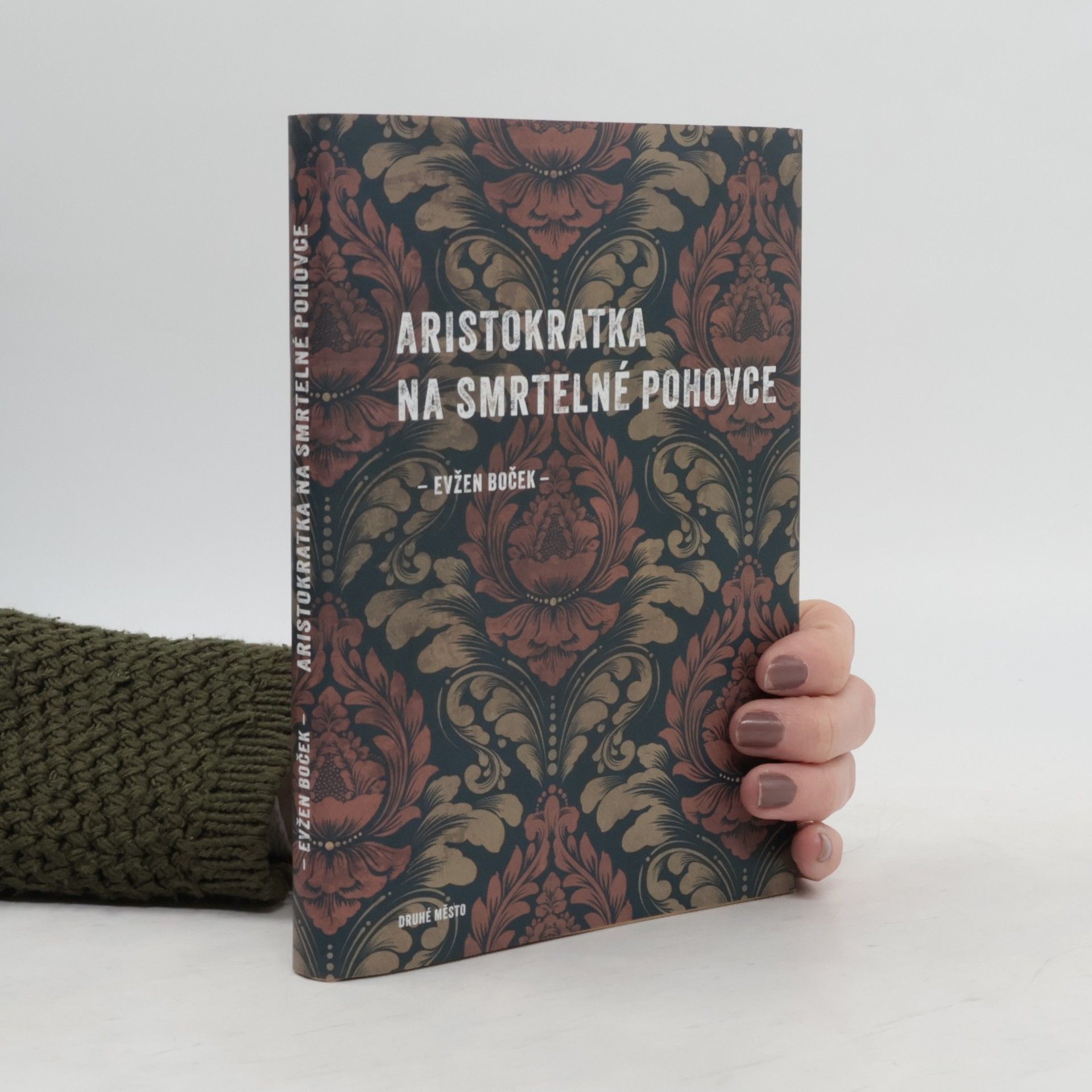 Aristokratka na smrtelné pohovce