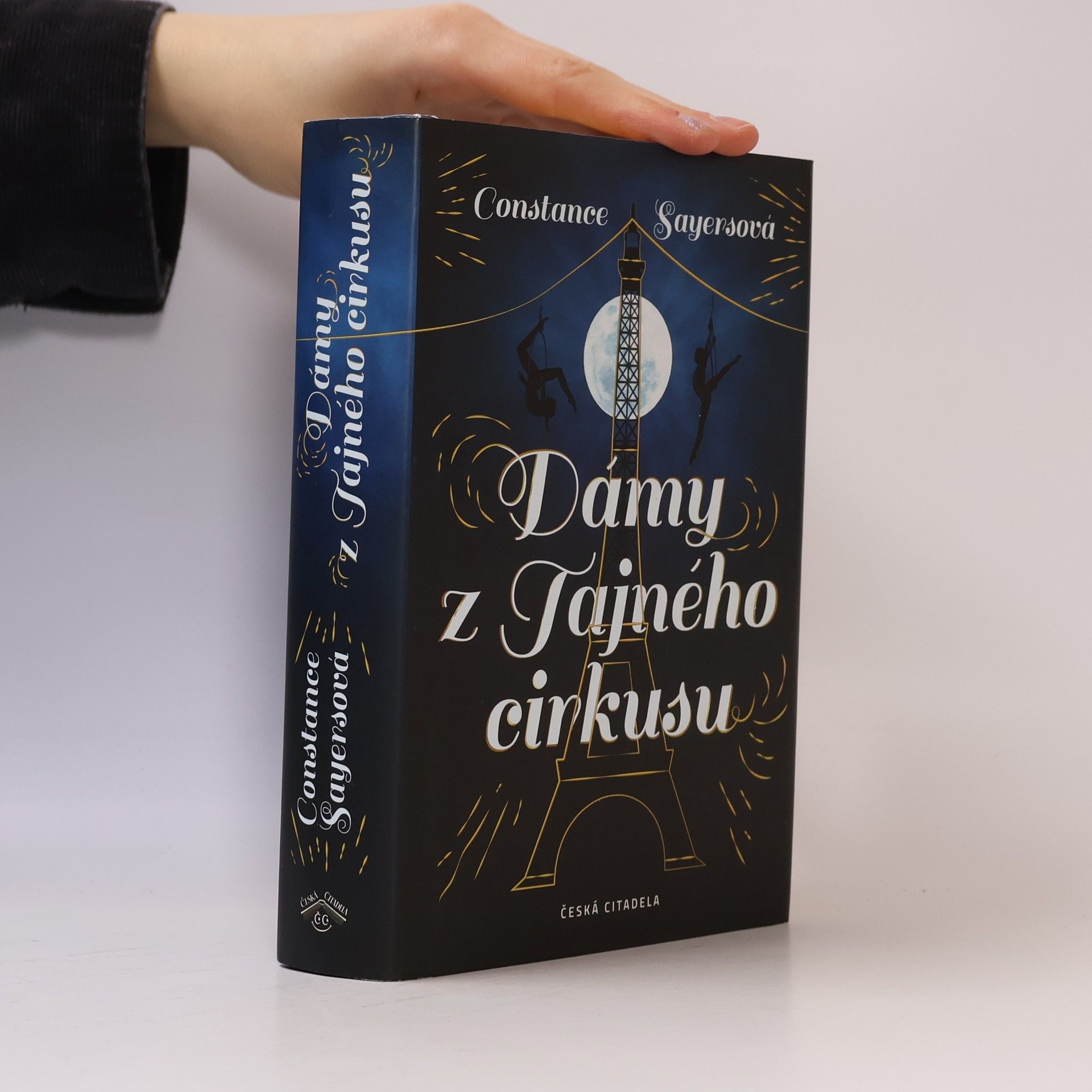 Constance Sayers Dámy z Tajného cirkusu