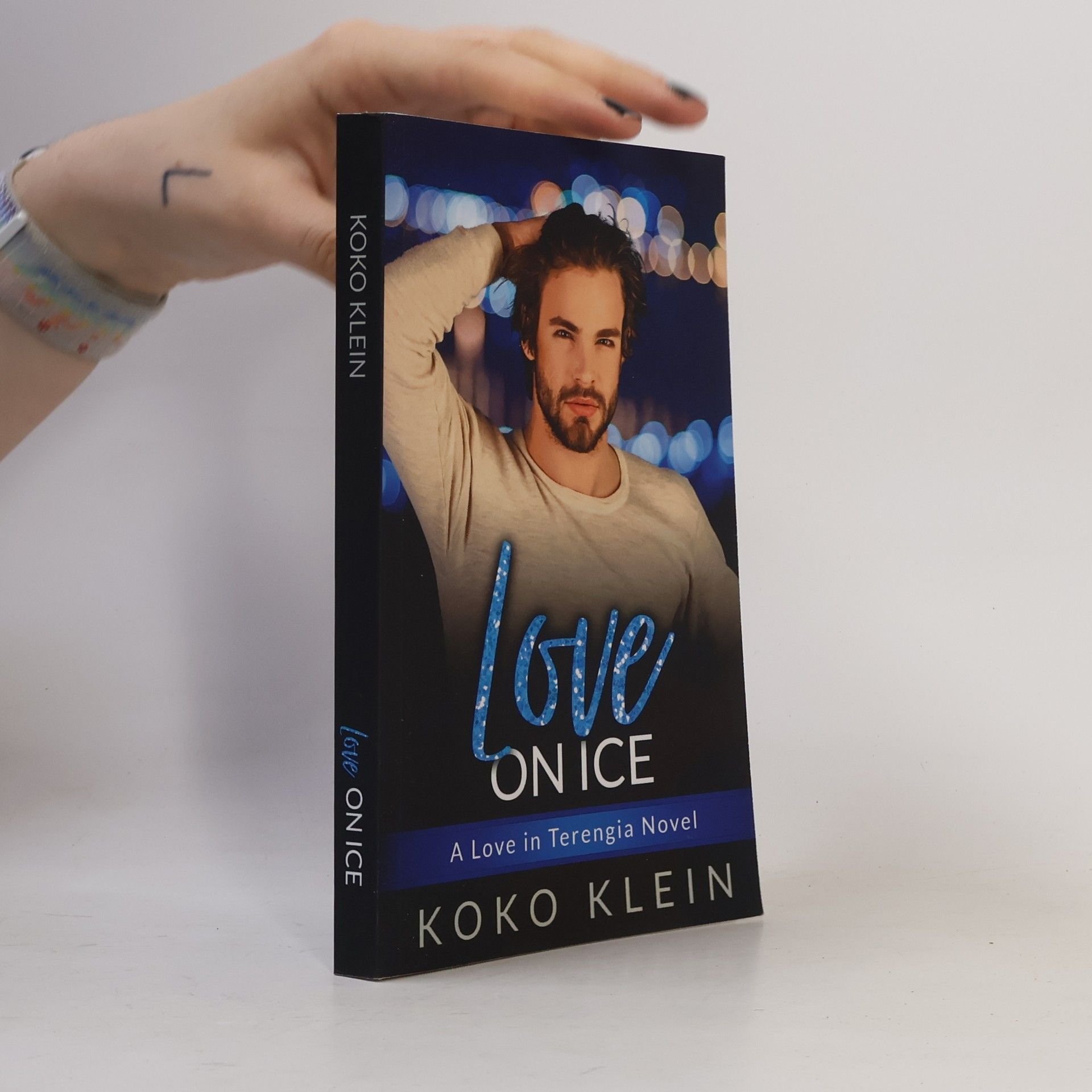 Koko Klein  Love on Ice - A Love in Terengia Novel