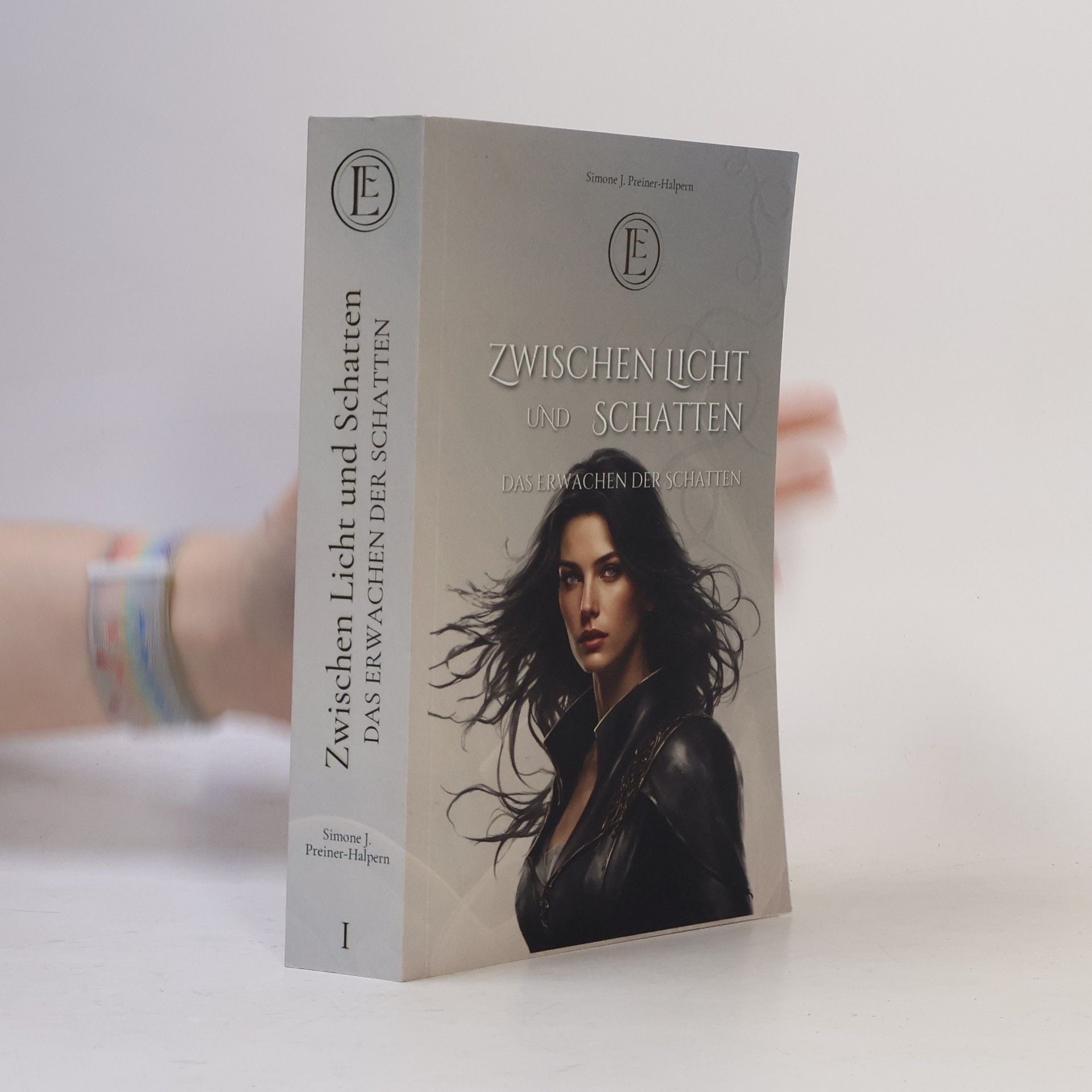 Simone J. Preiner-Halpern Zwischen Licht und Schatten