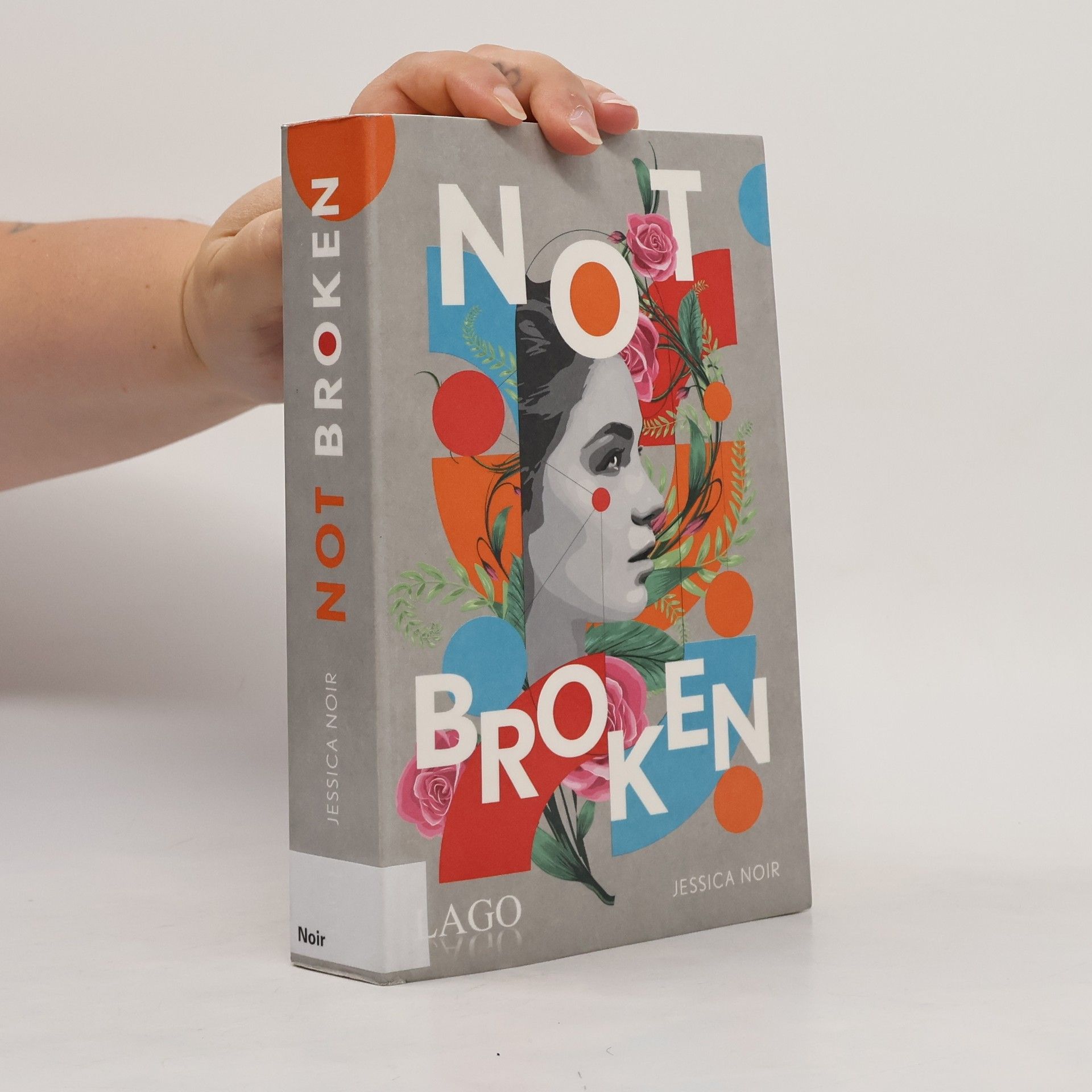Jessica Noir Not Broken. New Adult-Romance über das Leben nach der ADHS-Diagnose und den Weg zum Autorin-Dasein, der von einem attraktiven Sänger gekreuzt wird
