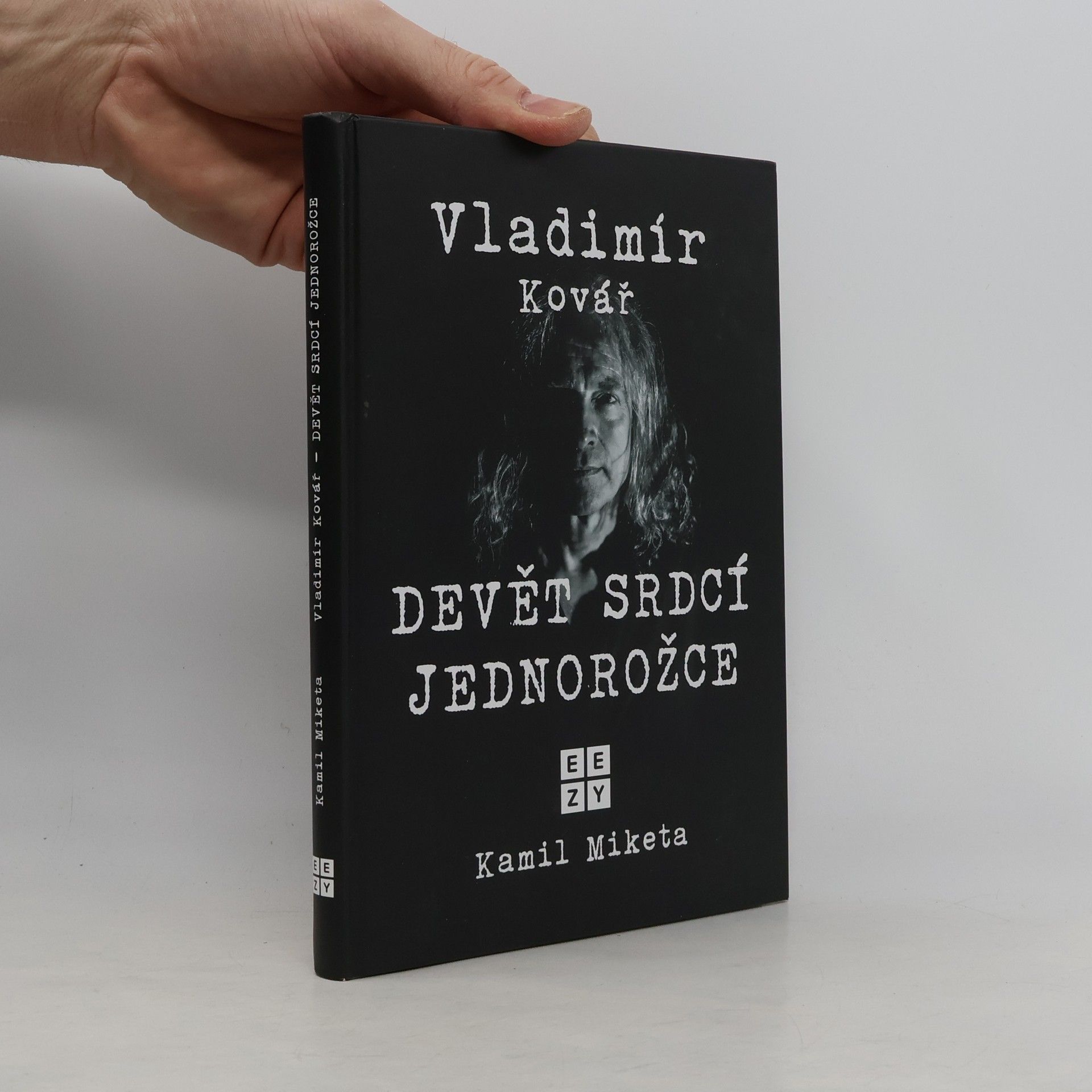 Kamil Miketa Devět srdcí jednorožce