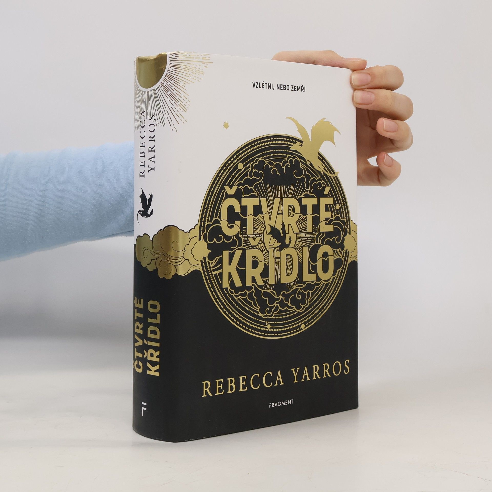 Rebecca Yarros Čtvrté křídlo