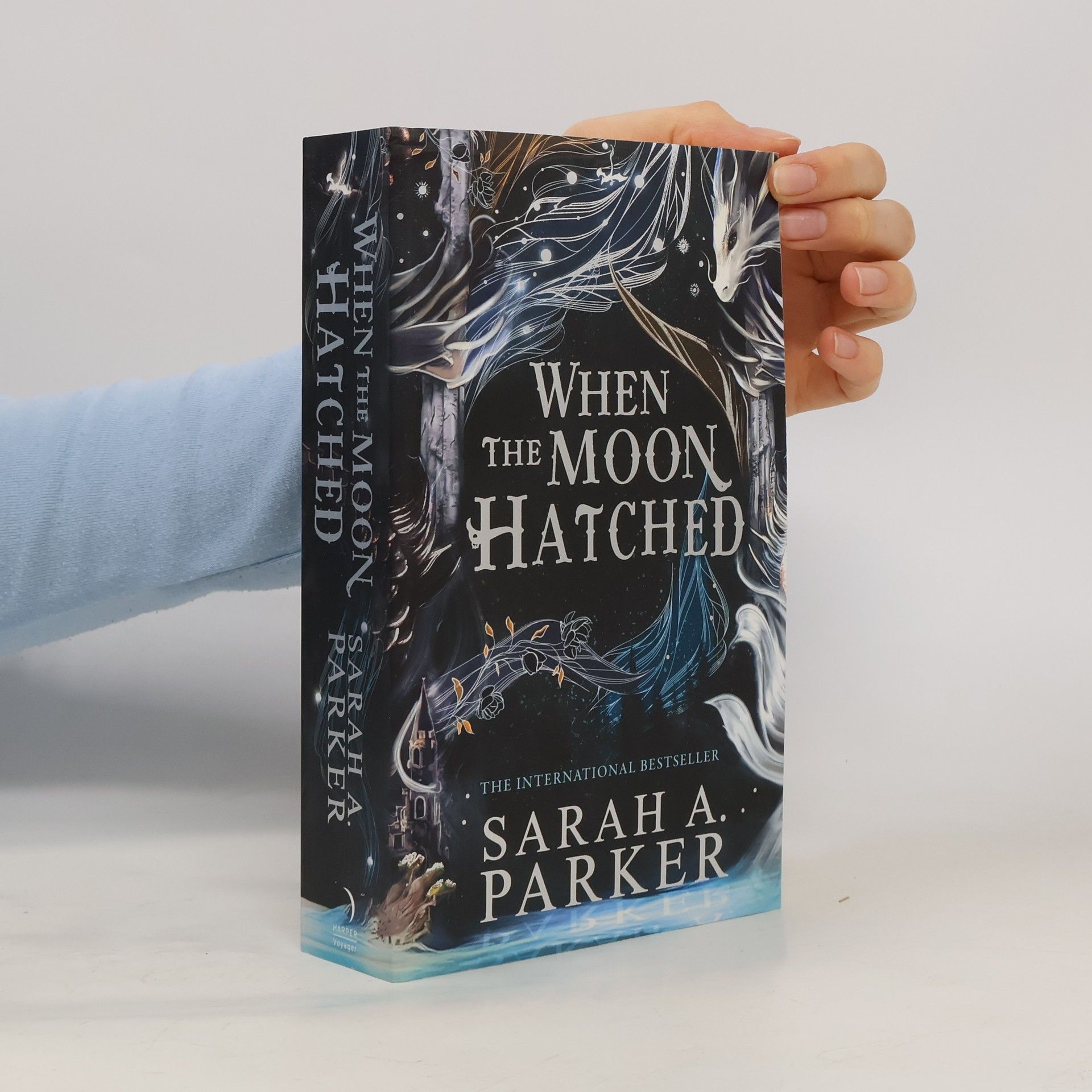 Sarah A. Parker When the Moon Hatched (The Moonfall Series, Book 1)