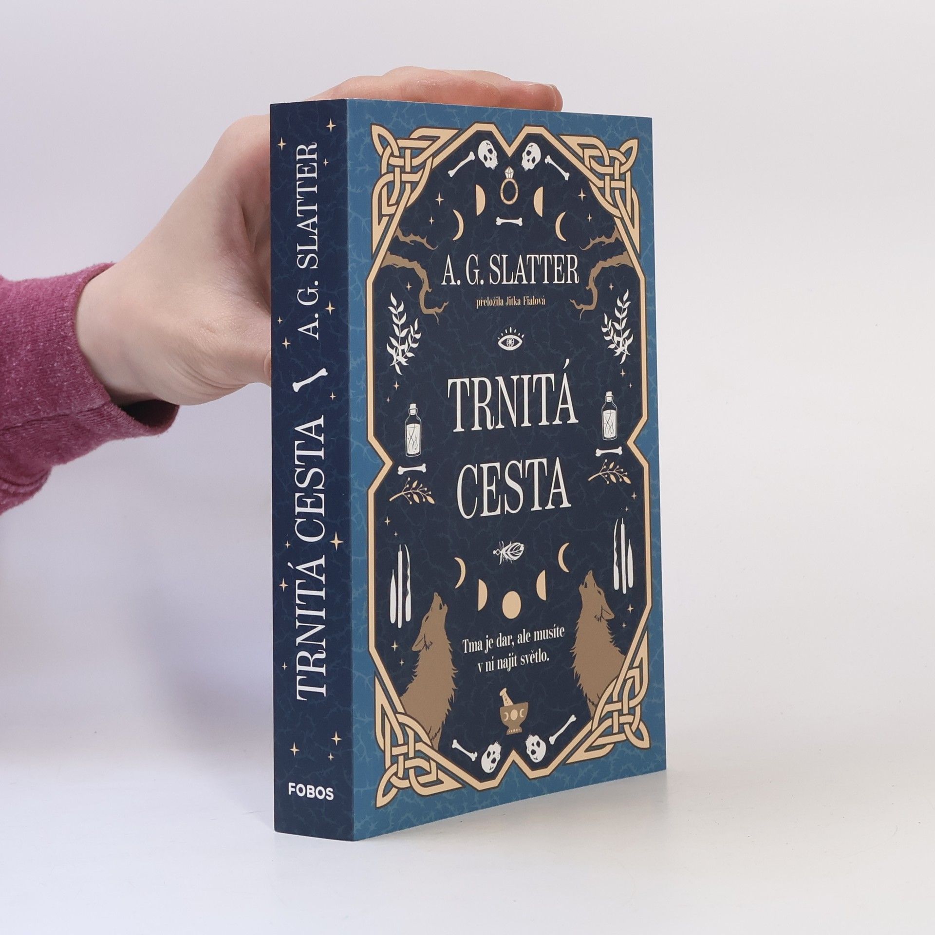 Angela Slatter Trnitá cesta