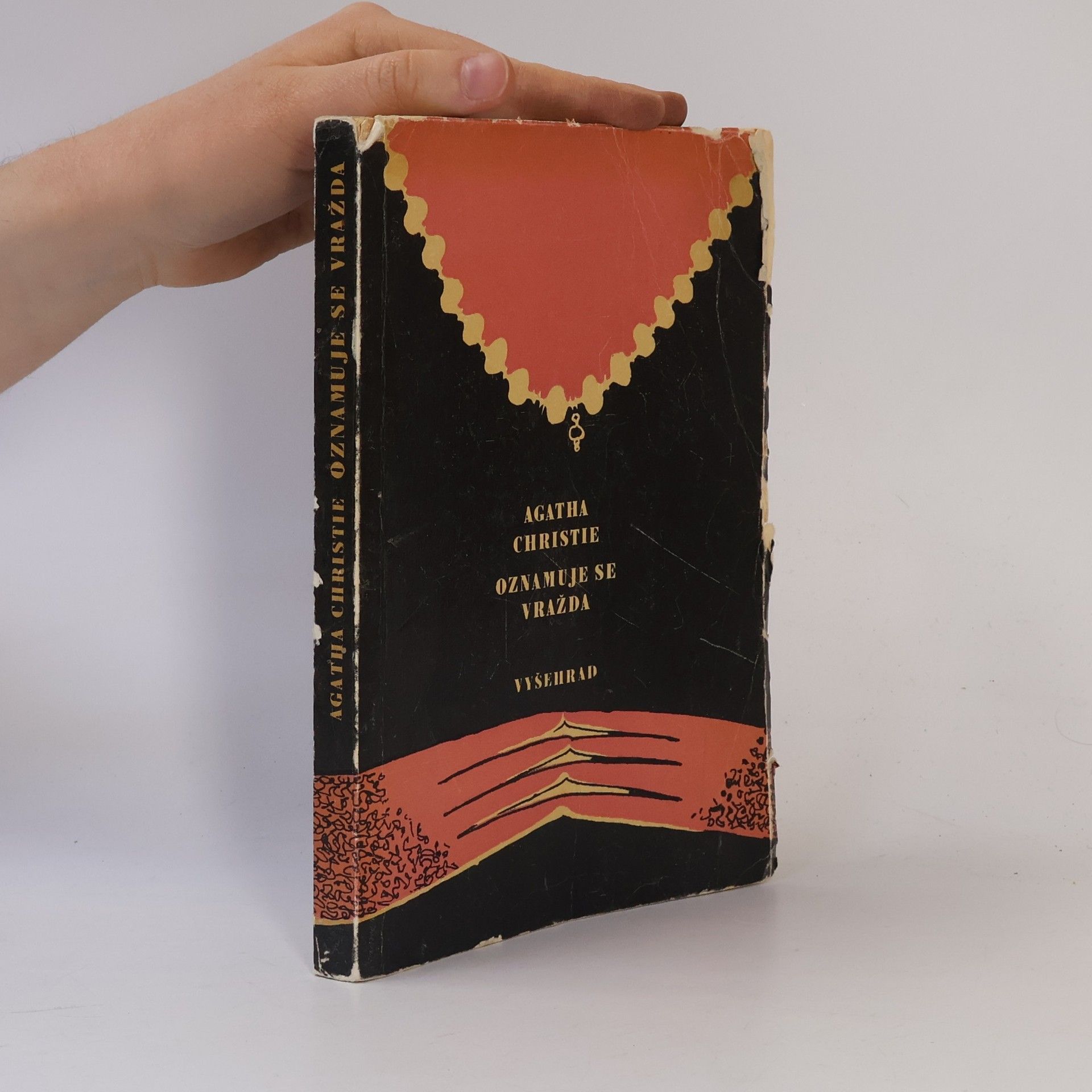 Agatha Christie Oznamuje se vražda