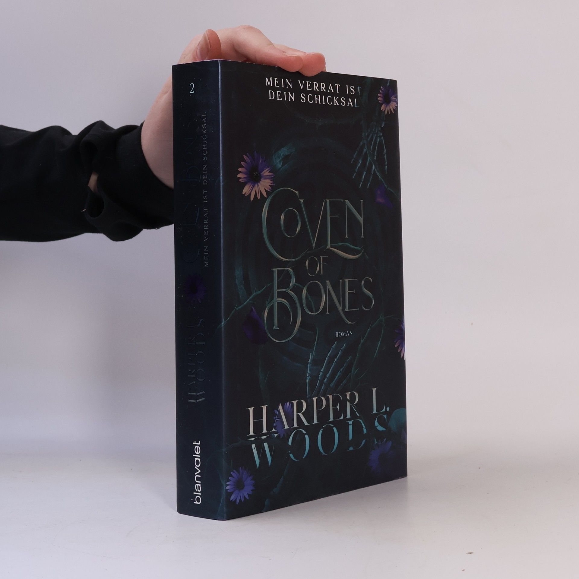 Harper L. Woods Coven of Bones 2