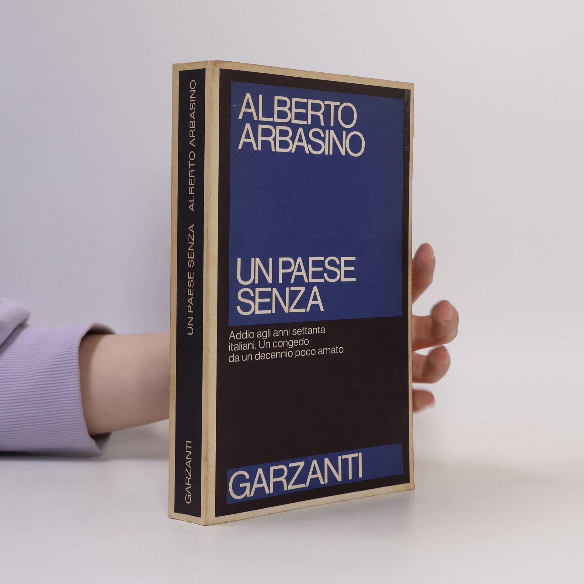 Alberto Arbasino Un paese senza