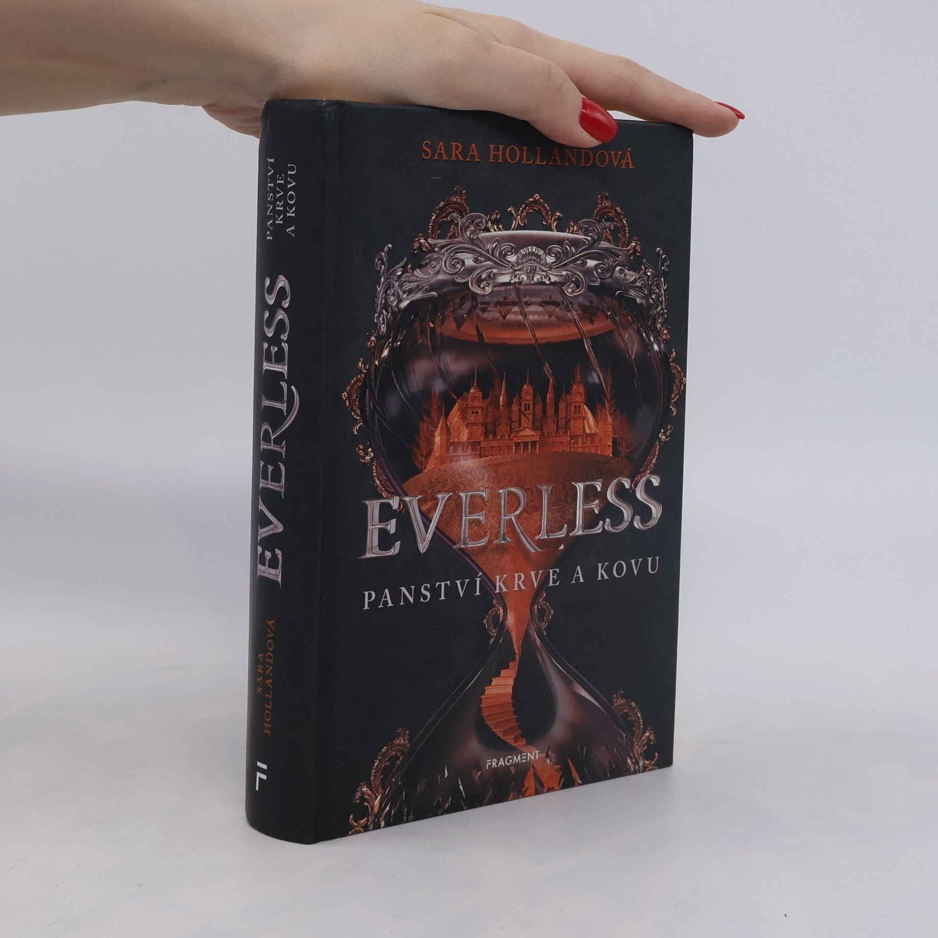 Sara Holland Everless: Panství krve a kovu