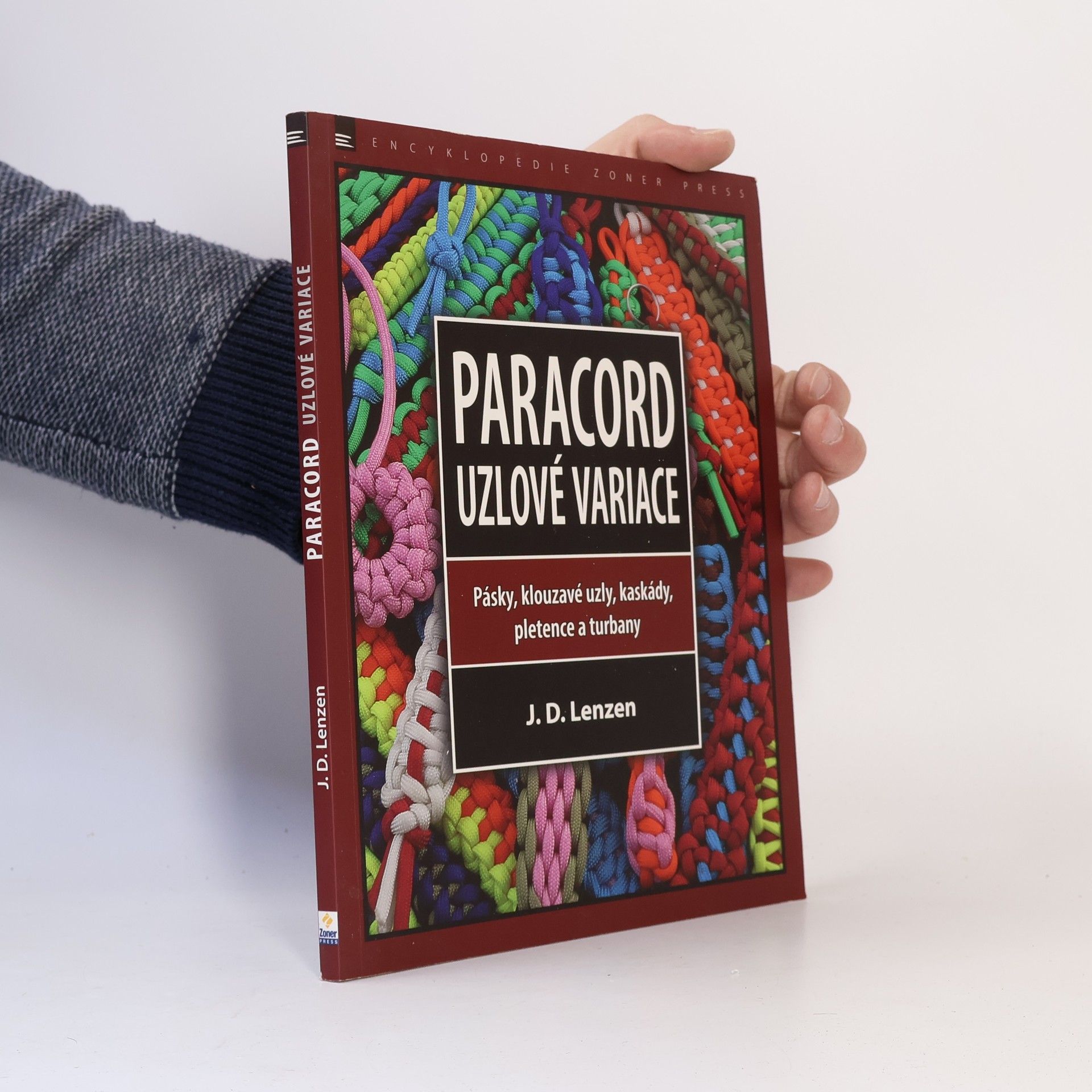 J. D. Lenzen Paracord – Uzlové variace