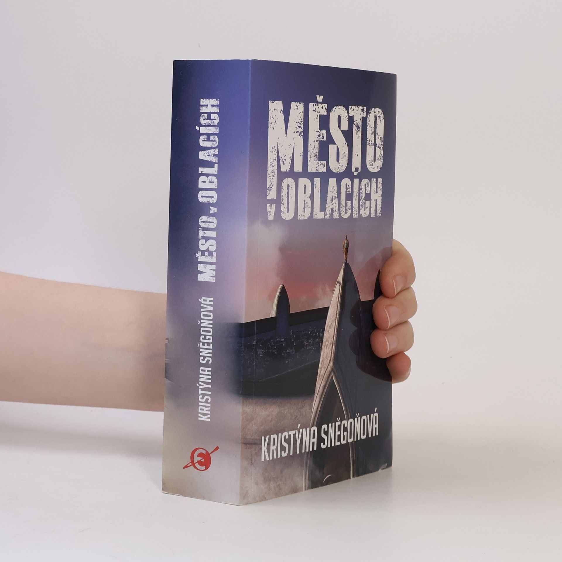 Kristýna Sněgoňová Město v oblacích