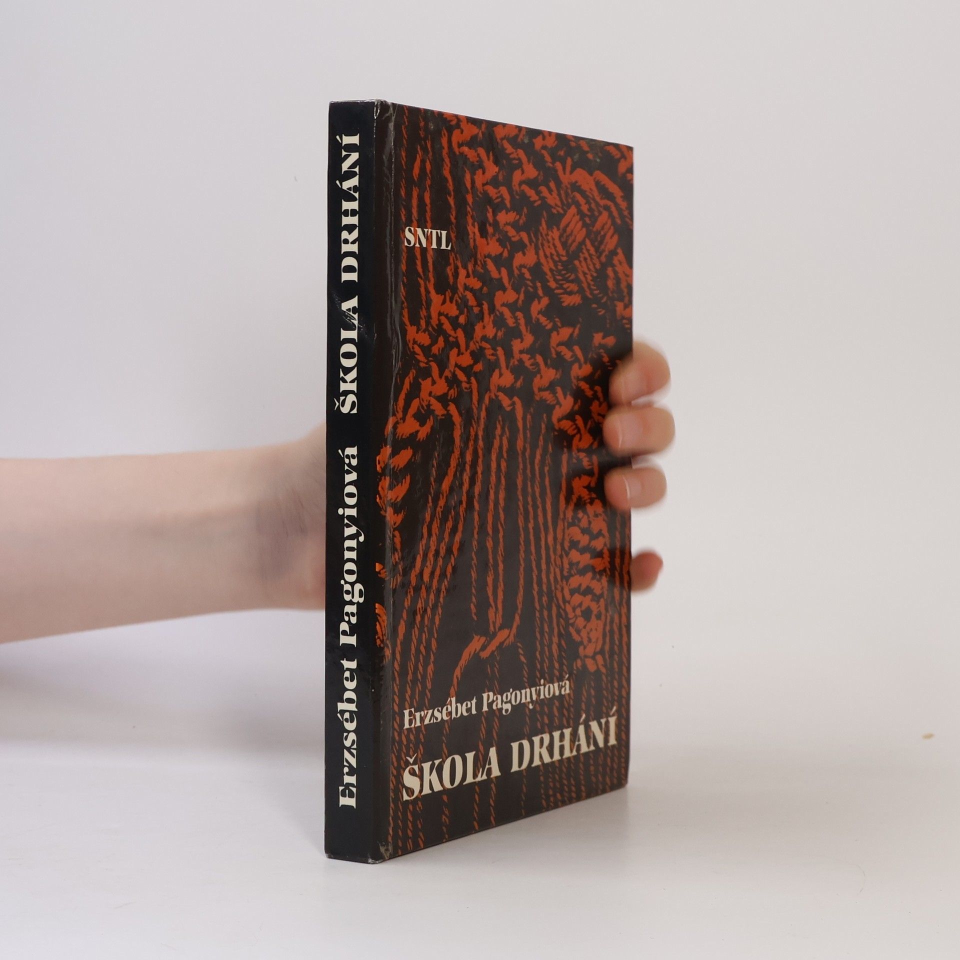 Erzsébet Pagonyi Škola drhání