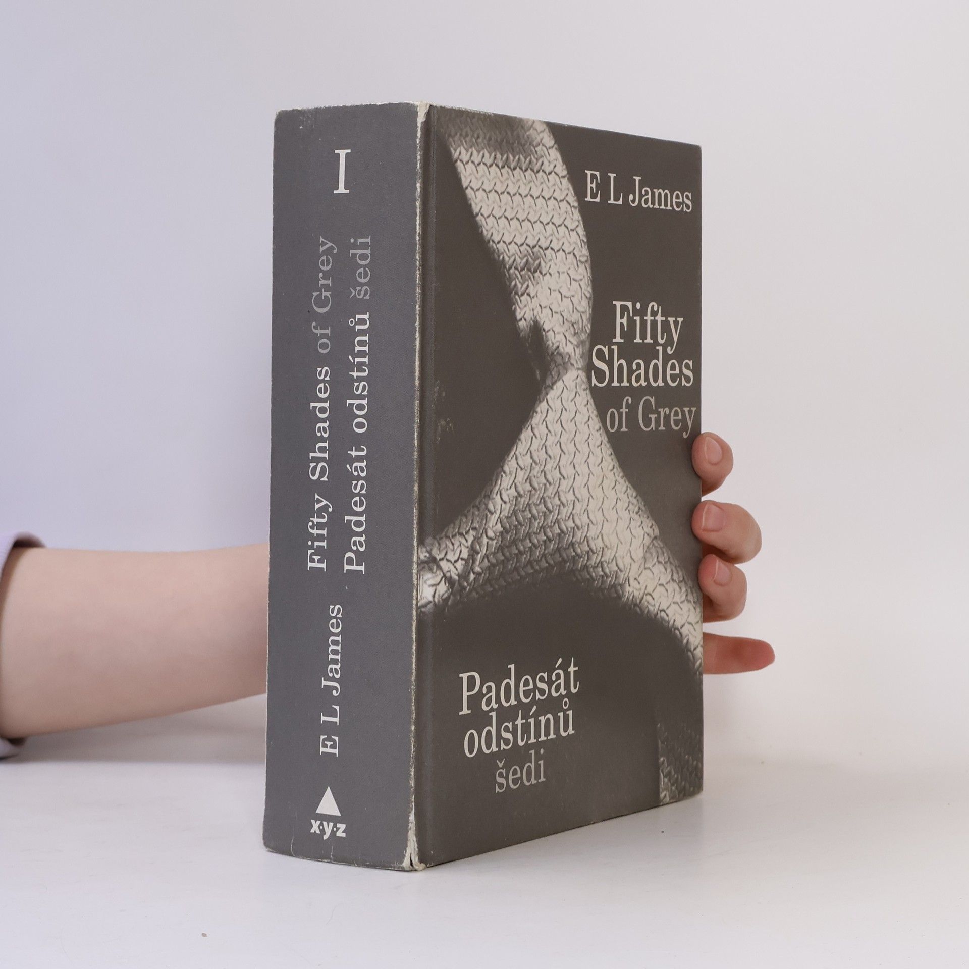 E. L. James Padesát odstínů šedi