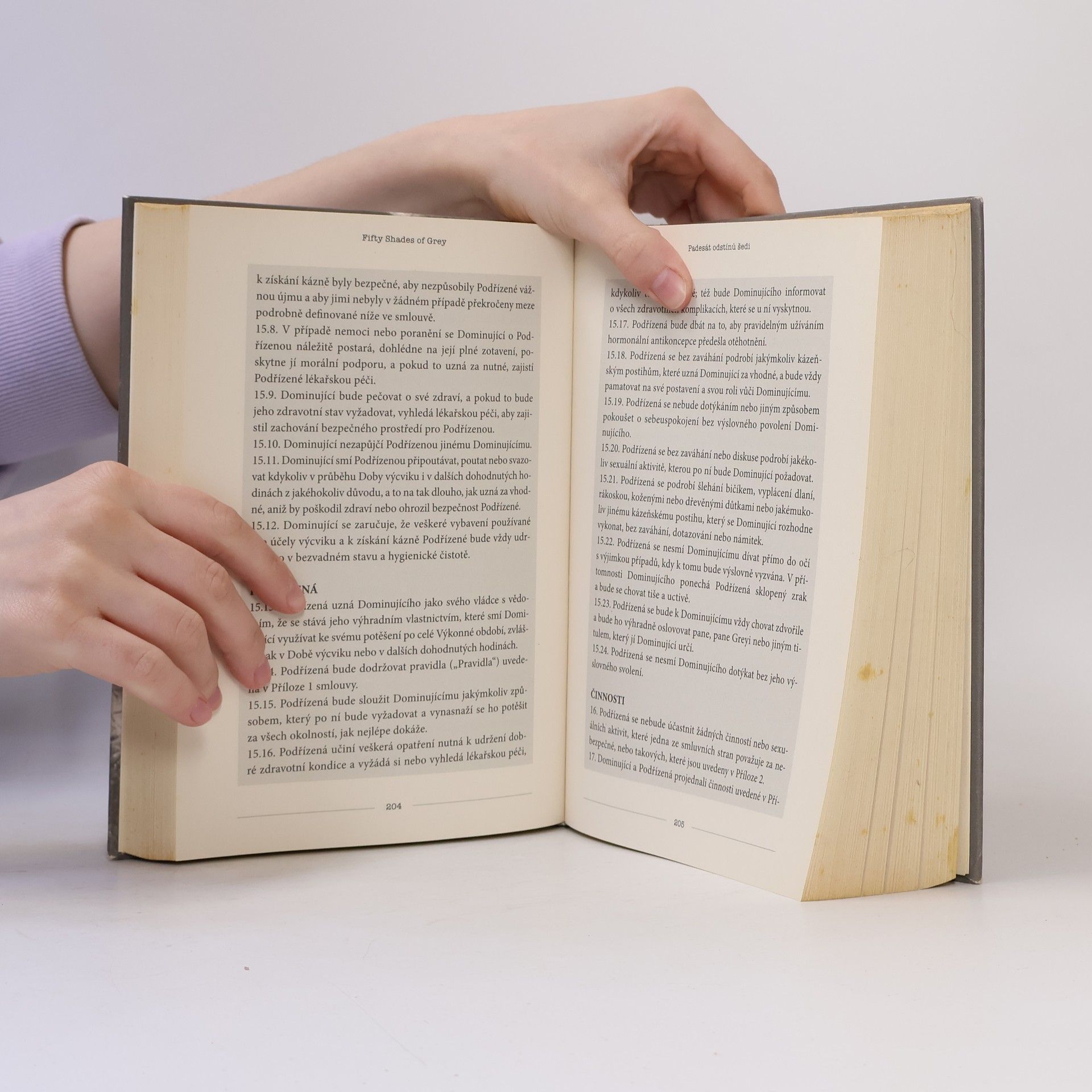 E. L. James Padesát odstínů šedi