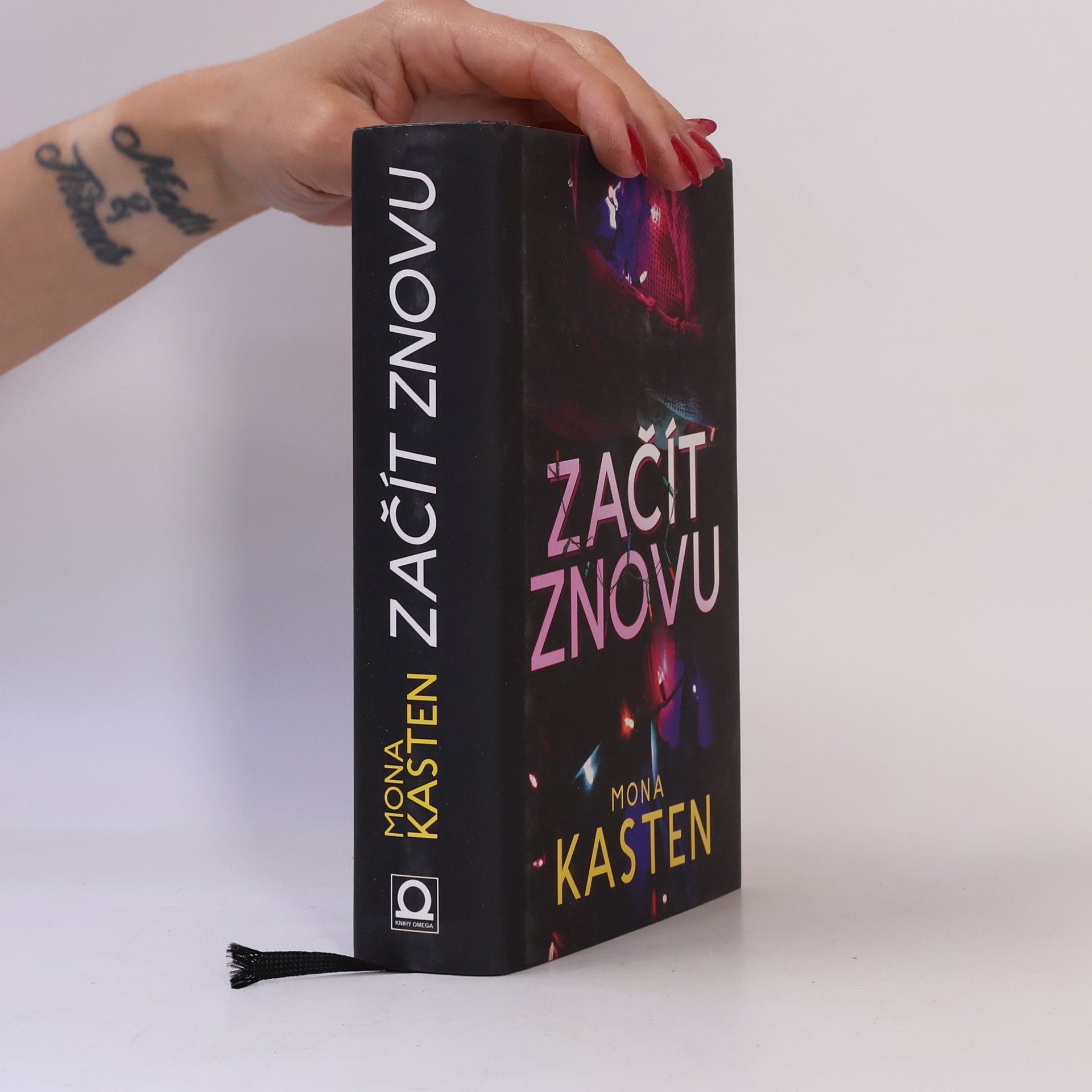 Mona Kasten Začít znovu