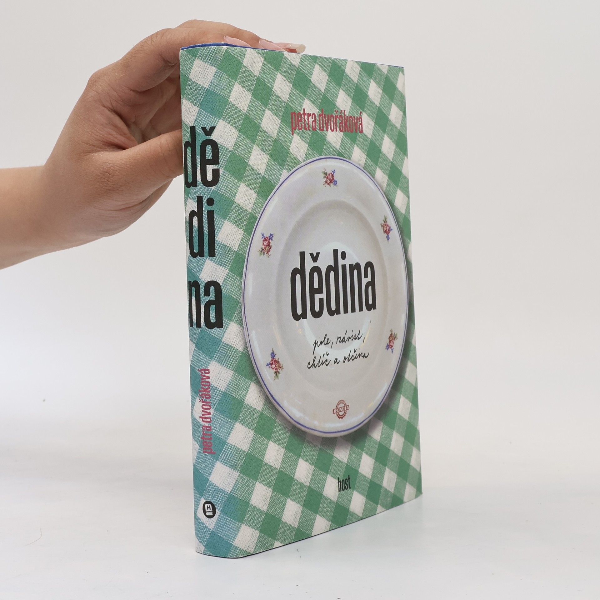 Petra Dvořáková Dědina: pole, závist, chtíč a otčina