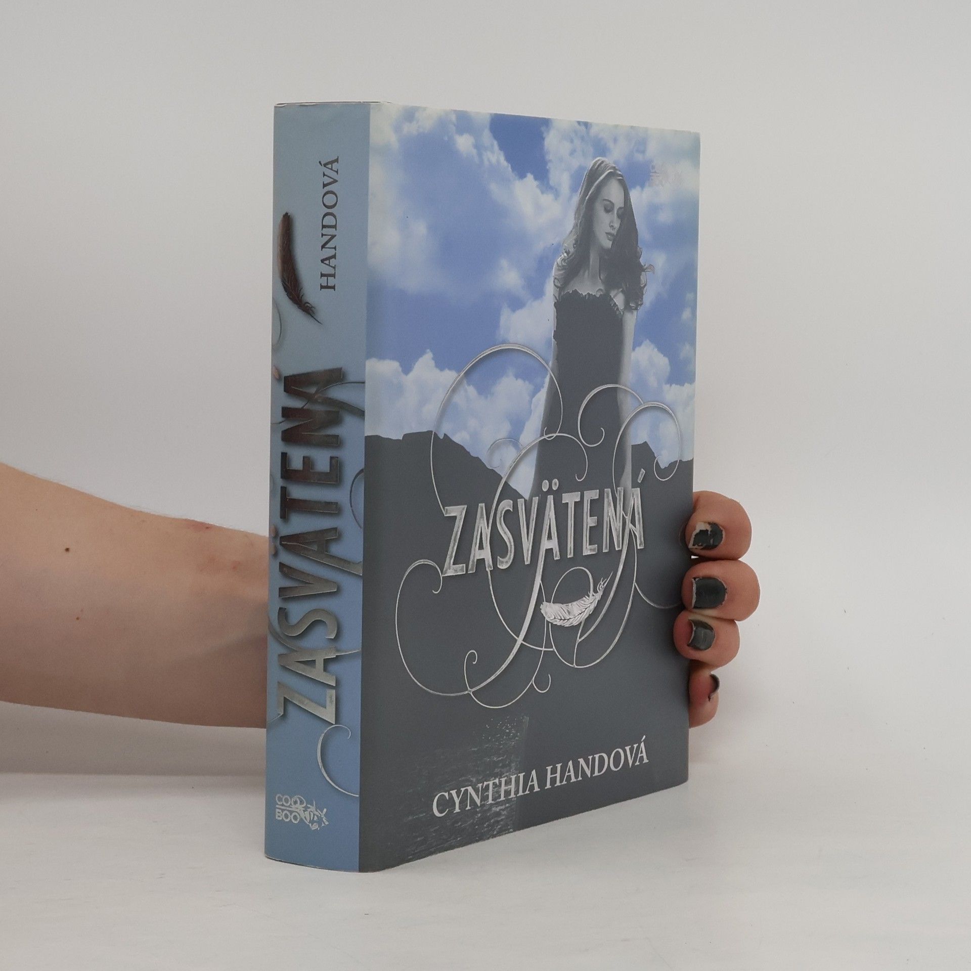 Cynthia Hand Zasvätená