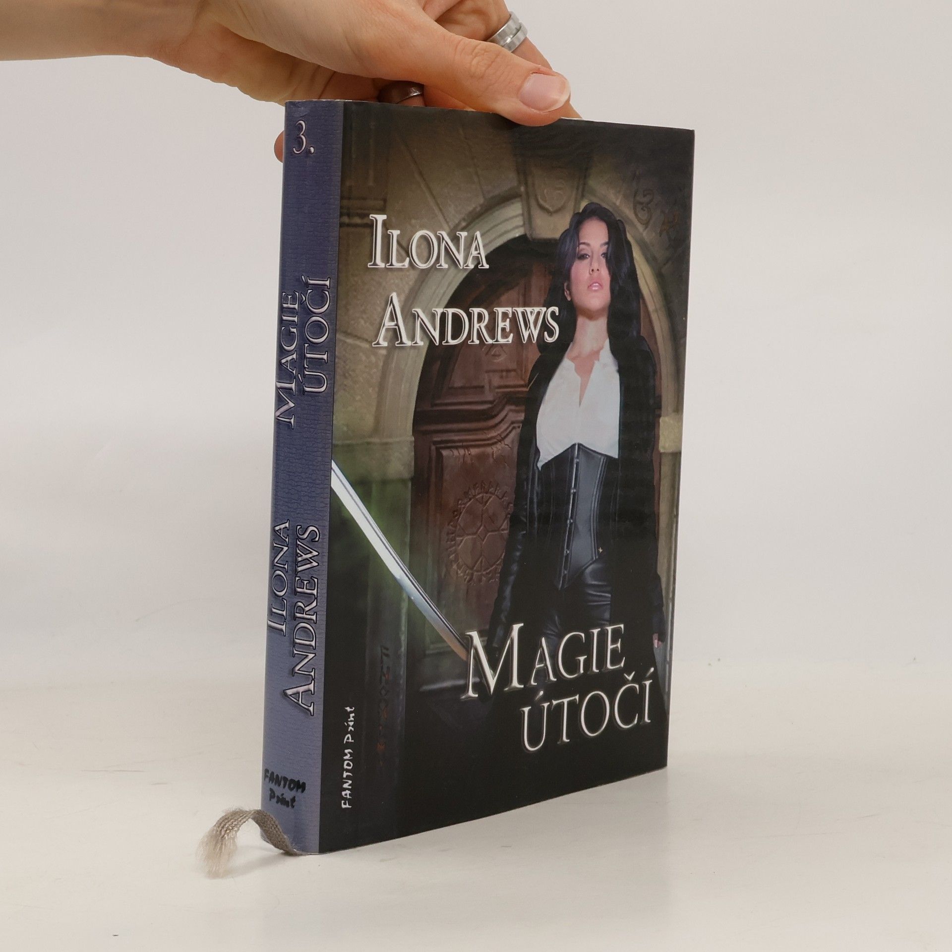 Ilona Andrews Magie útočí