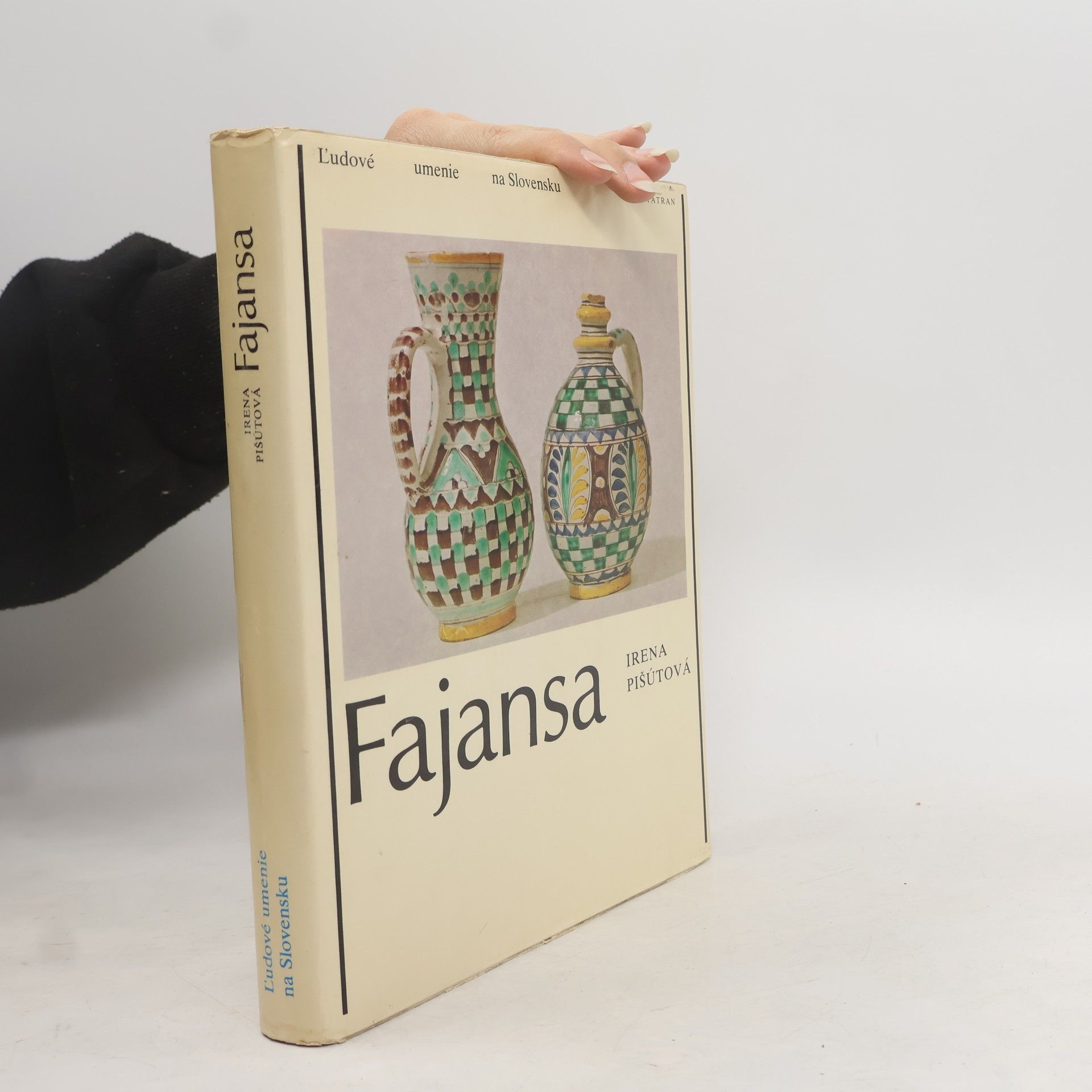 Irena Pišútová Fajansa