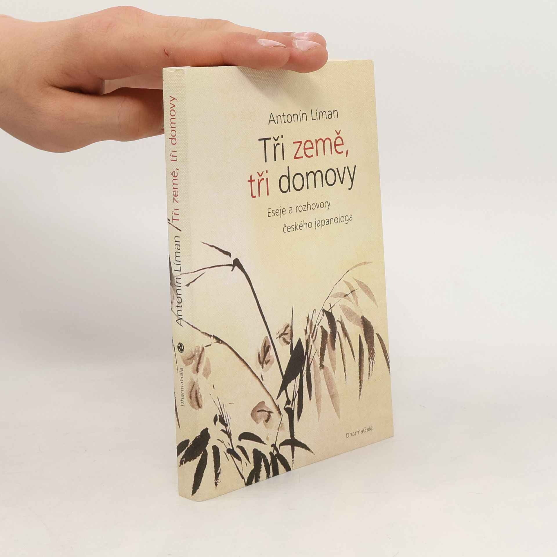 Antonín Líman Tři země, tři domovy. Eseje a rozhovory českého japanologa