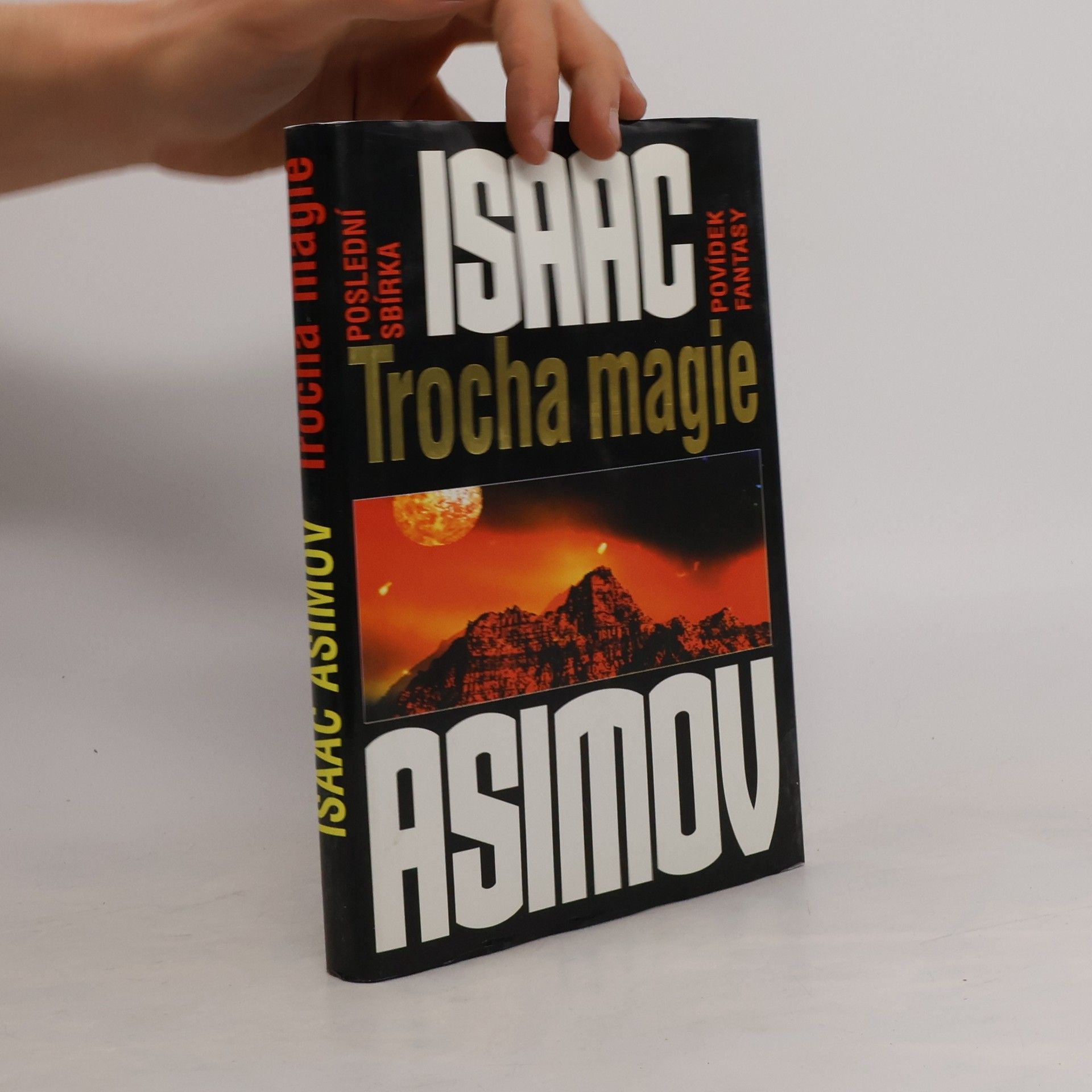 Isaac Asimov Trocha magie