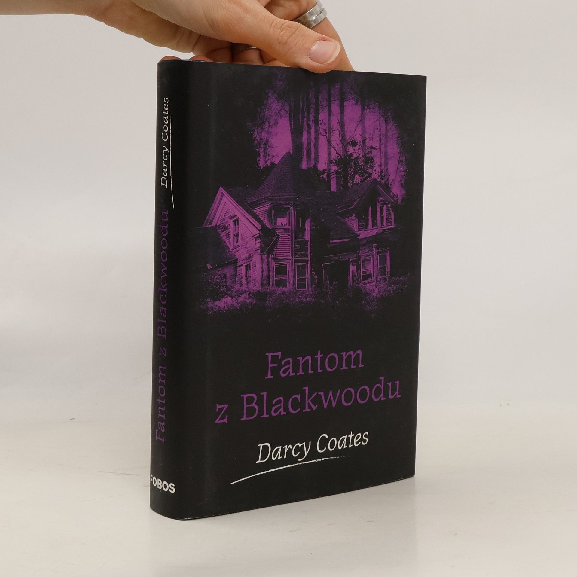 Darcy Coates Fantom z Blackwoodu