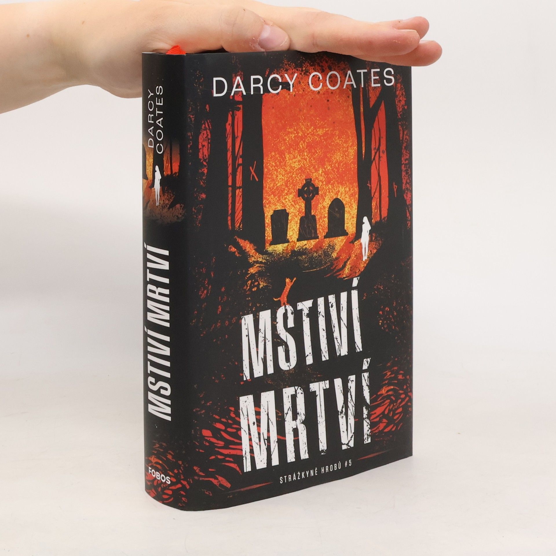 Strážkyně hrobů - 5: Mstiví mrtví