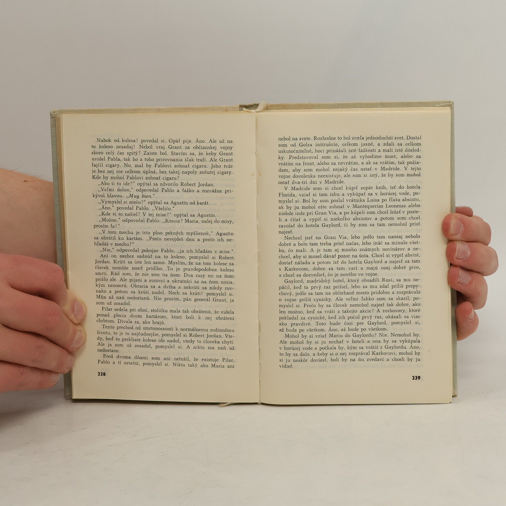 Ernest Hemingway Komu zvonia do hrobu