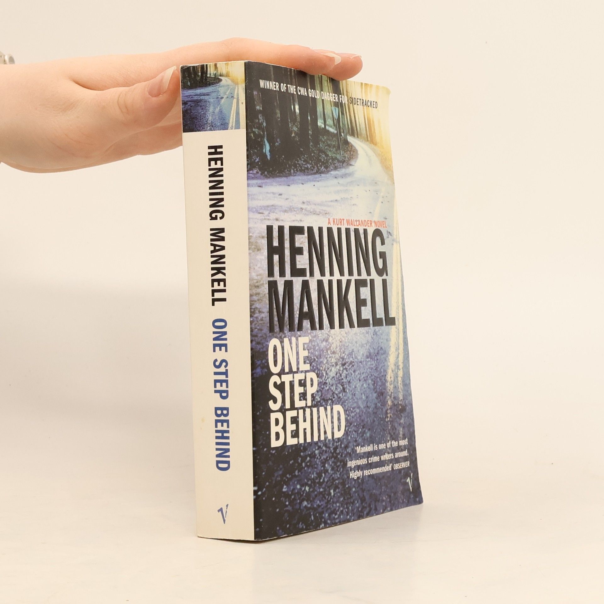 Henning Mankell One Step Behind