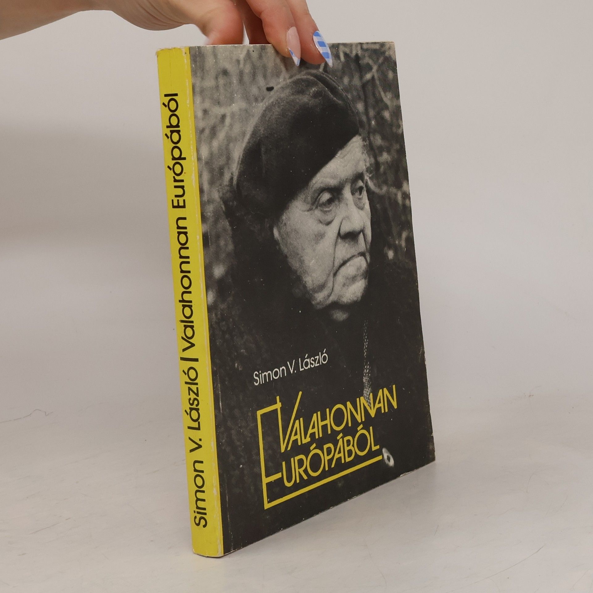 V. László Simon Valahonnan Európából