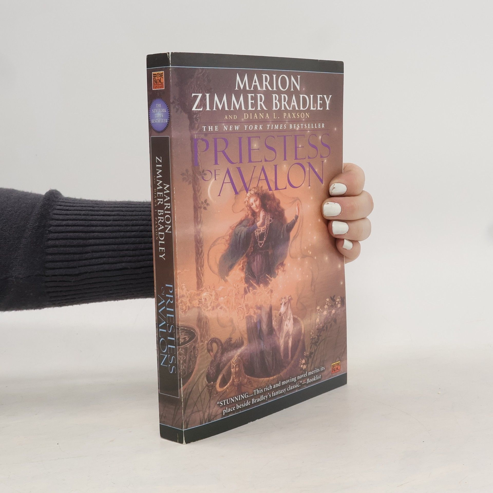 Marion Zimmer Bradley Priestess of Avalon