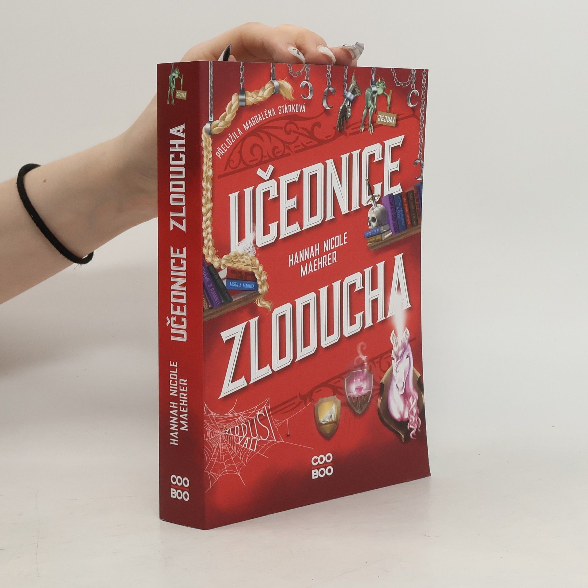 Hannah Nicole Maehrer Učednice Zloducha