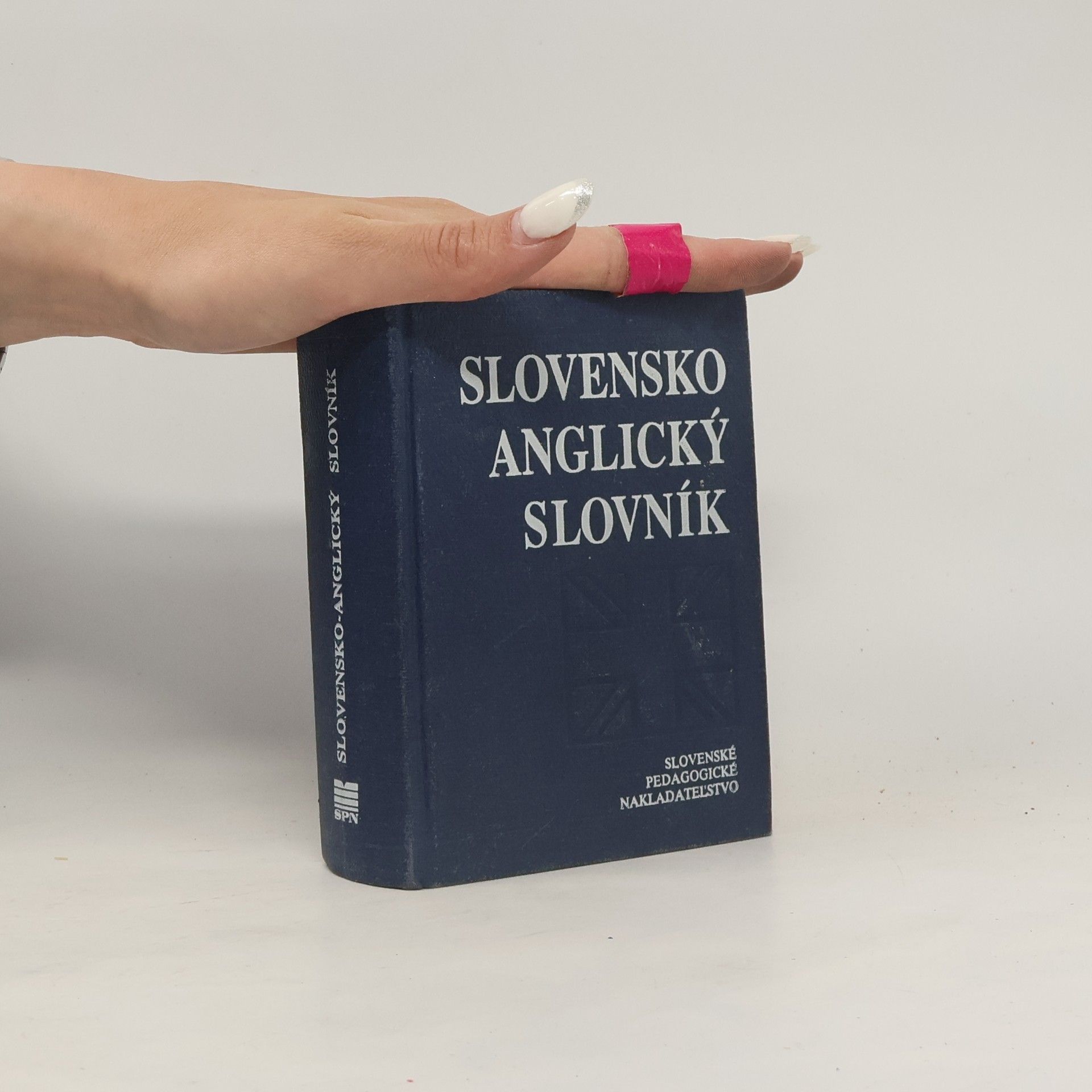Júlia Vilikovská Slovensko-anglický slovník