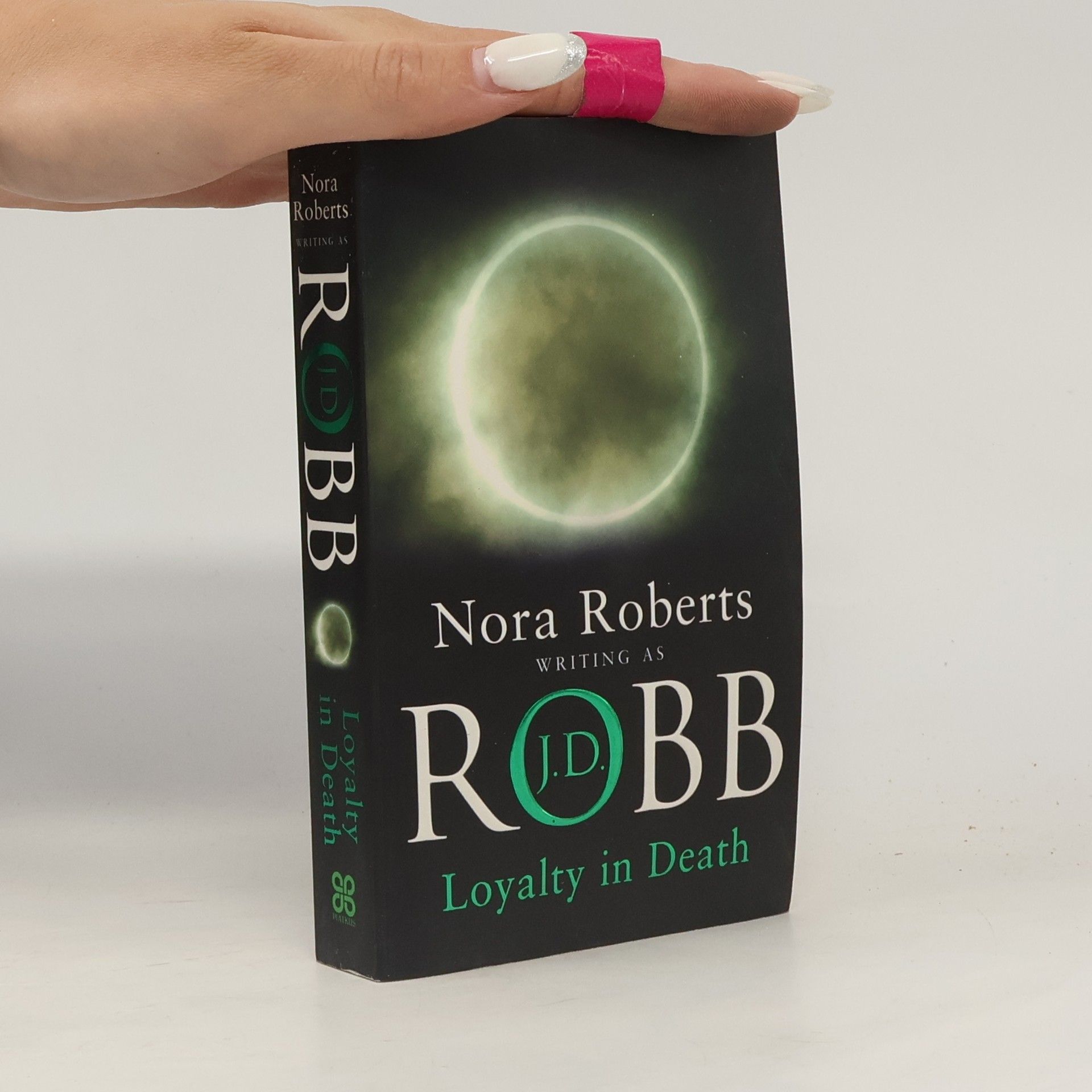 Nora Roberts Loyalty in death