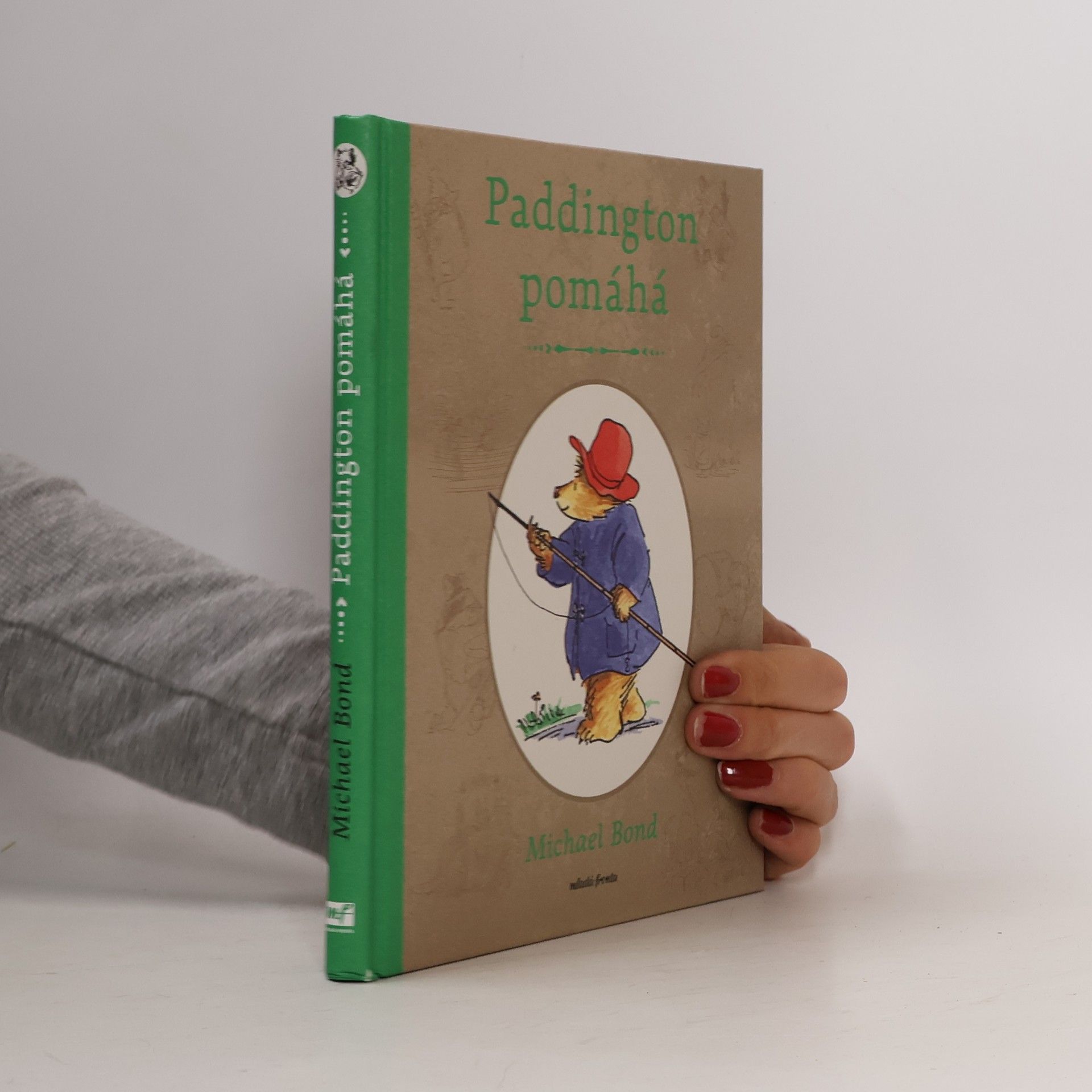 Michael Bond Paddington pomáhá