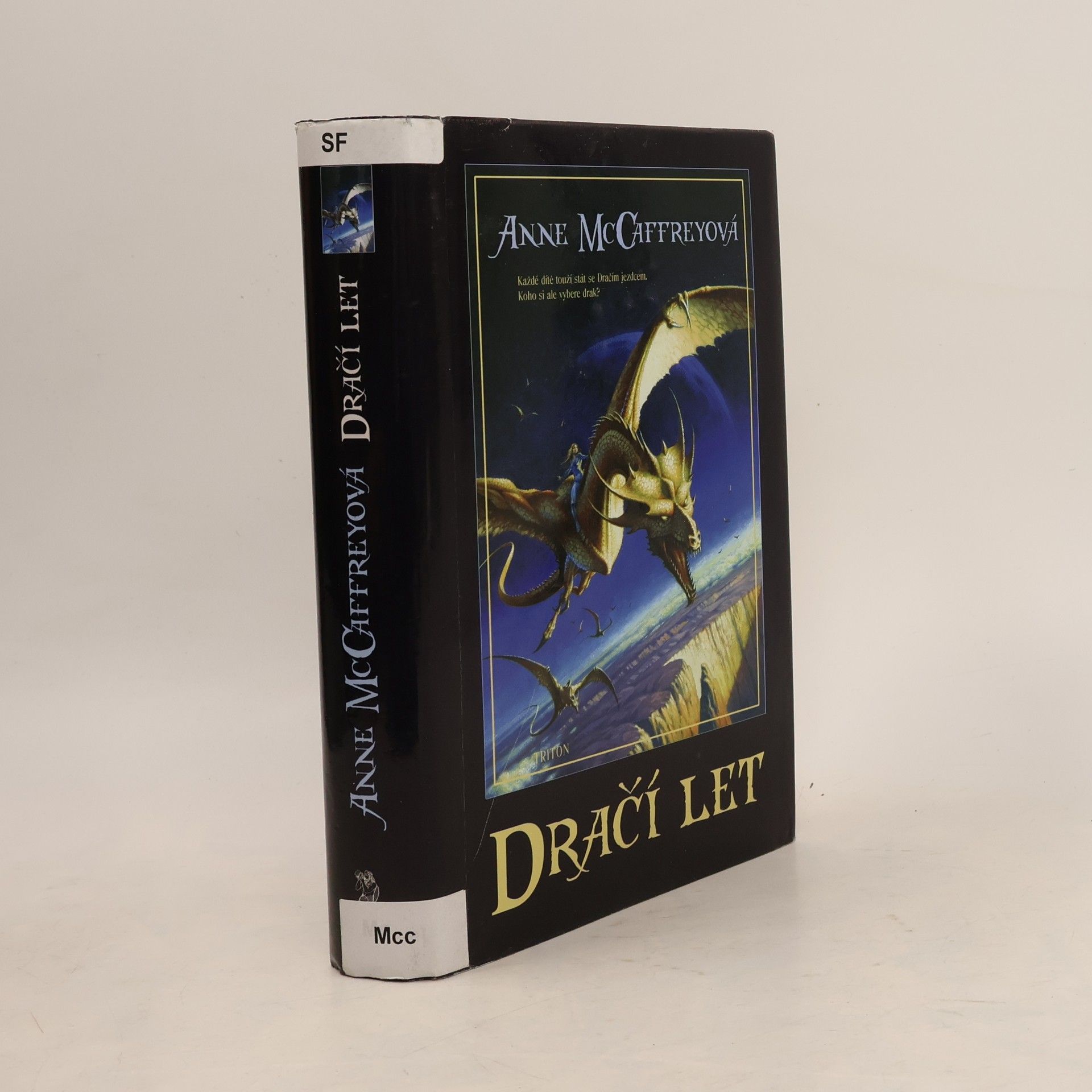 Anne McCaffrey Dračí let